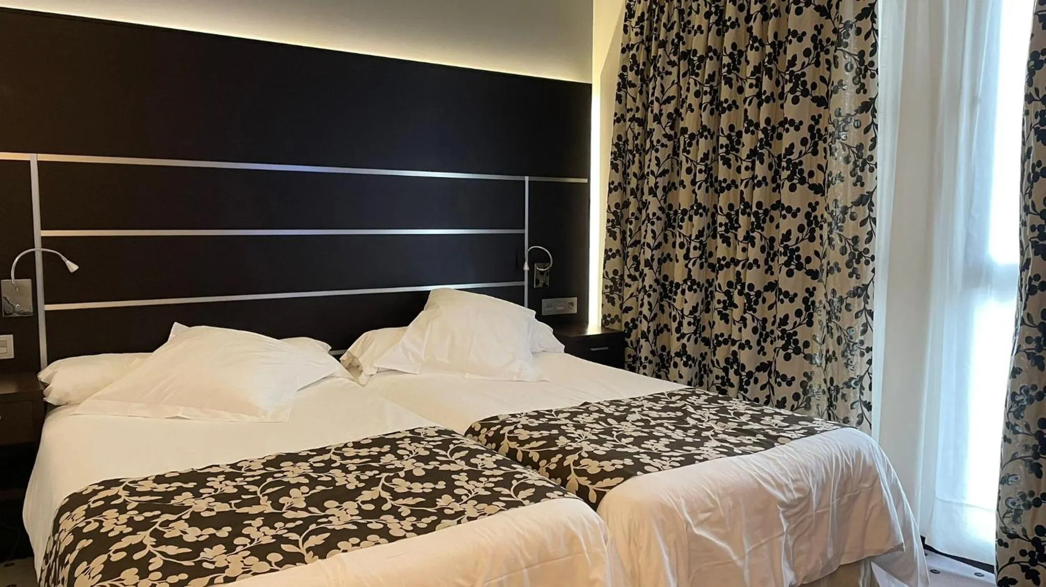 Bed in Alameda Centro