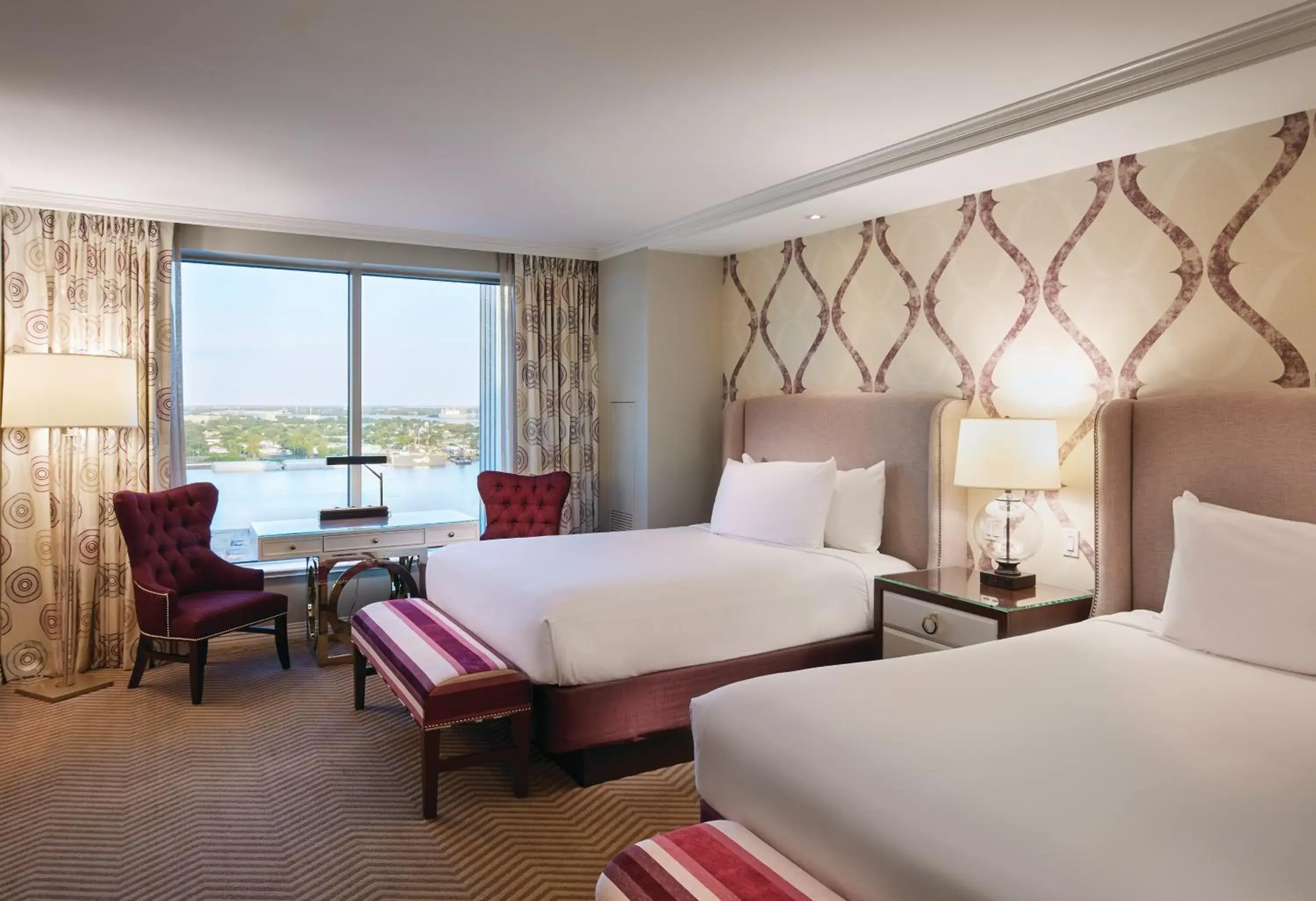 Harrah's Deluxe, Two Queens in Caesars New Orleans, A Caesars Destination Harrah's Deluxe, Two Queens in Caesars New Orleans, A Caesars Destination