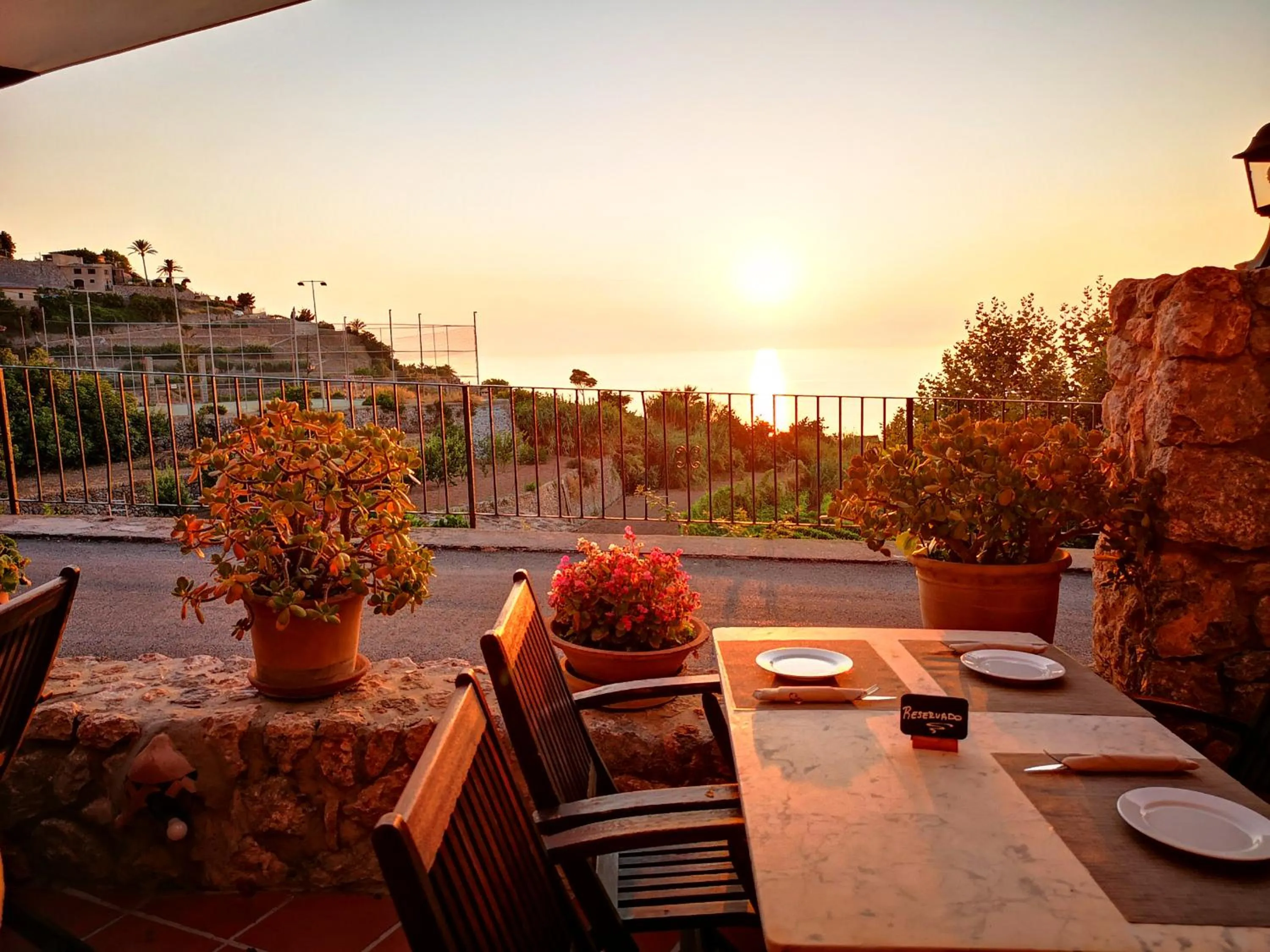 Restaurant/places to eat in Hotel D´Interior Ca Mado Paula