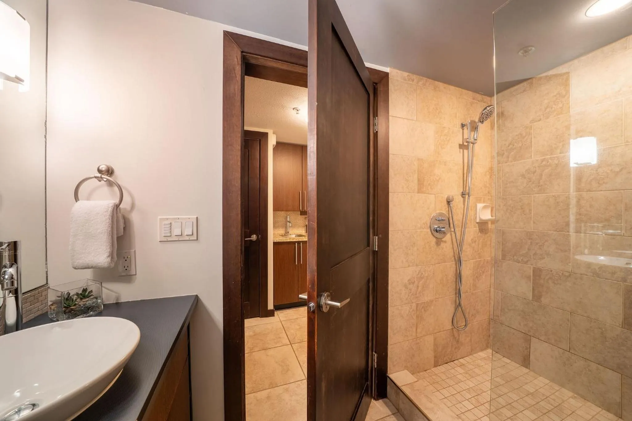Bathroom in Sunrise Ridge Waterfront Resort