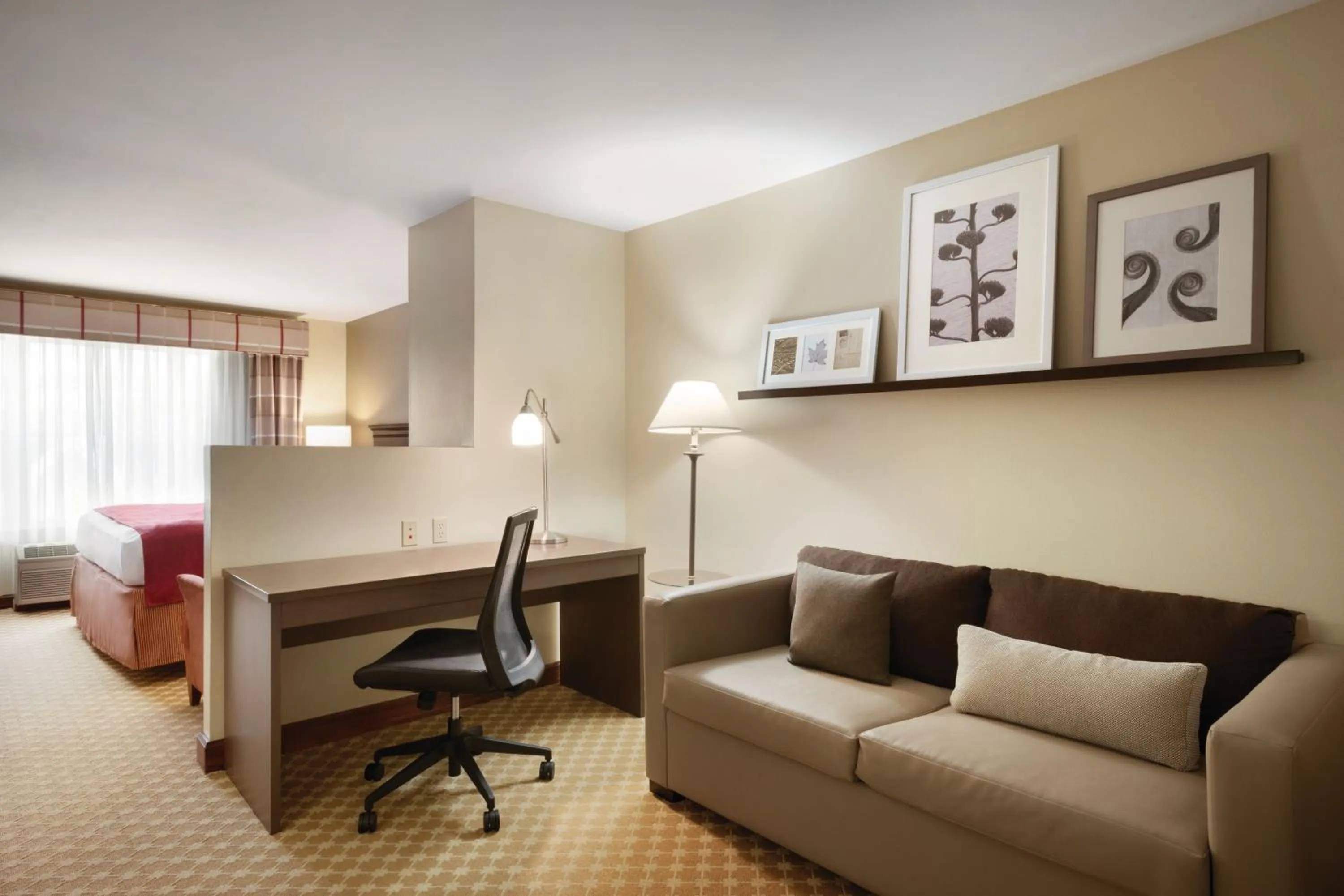 Queen Room - Disability Access/Non-Smoking in Country Inn & Suites by Radisson, Des Moines West, IA