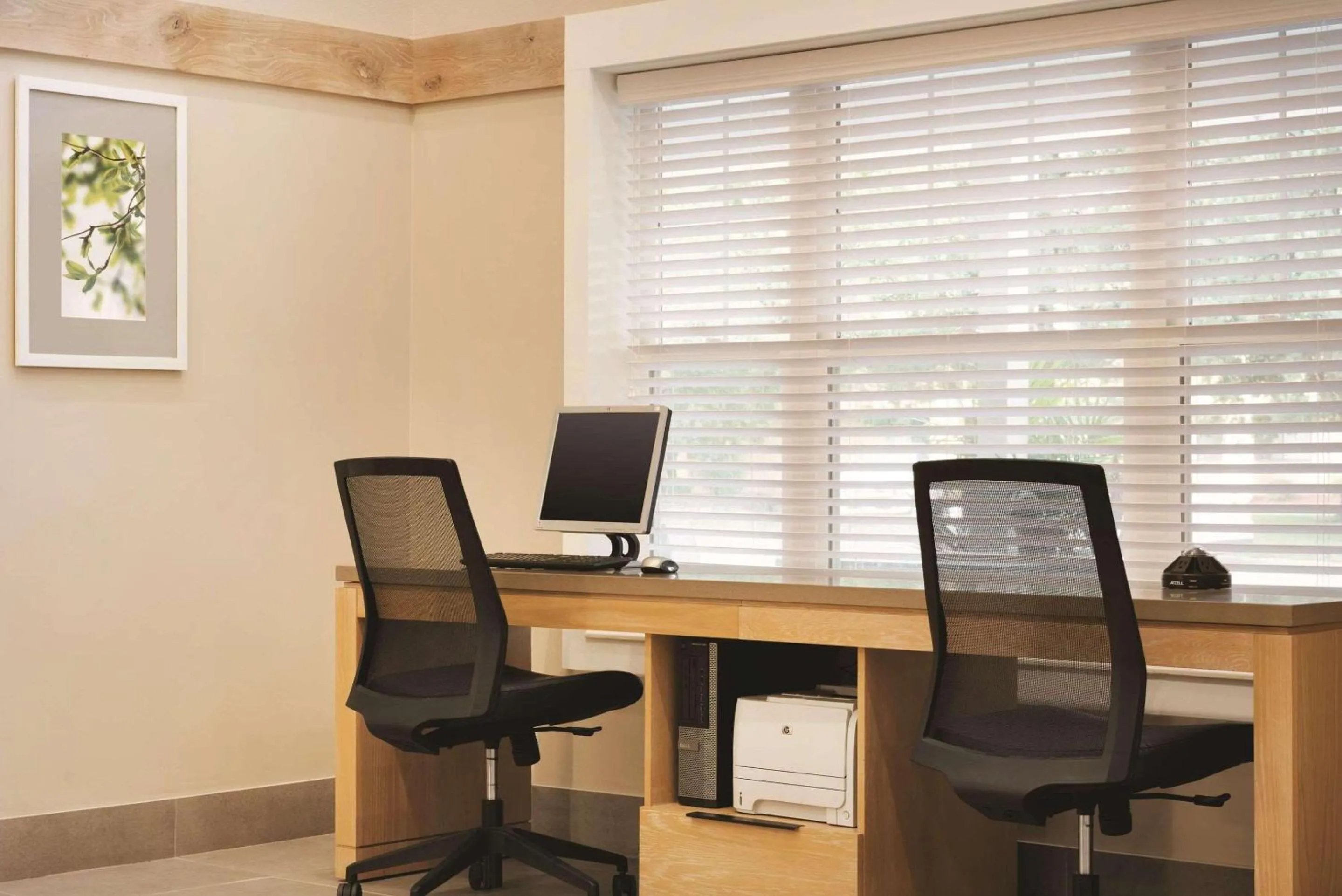 Business facilities in Country Inn & Suites by Radisson, Des Moines West, IA