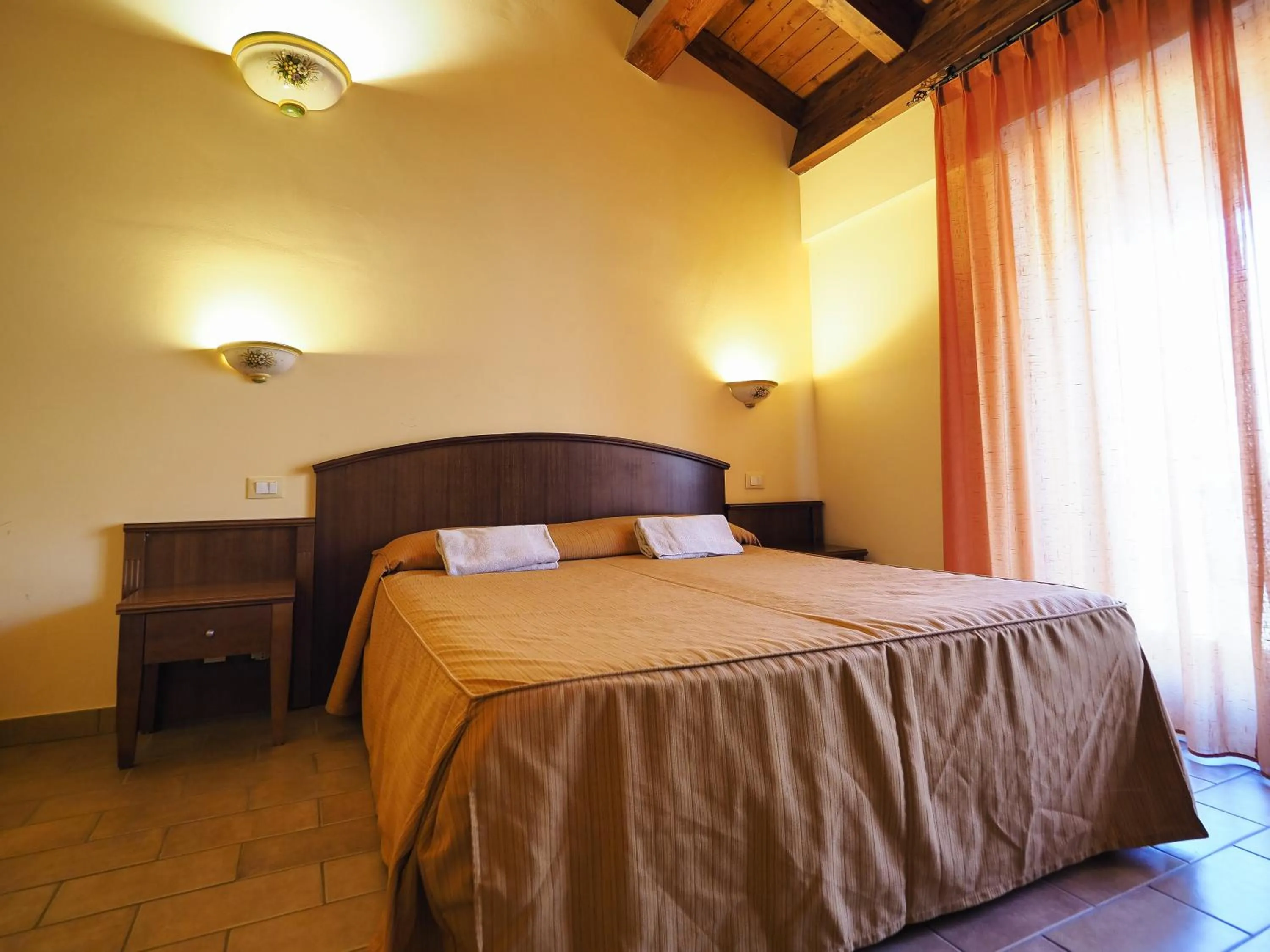 Photo of the whole room, Bed in Ginepro d'Abruzzo