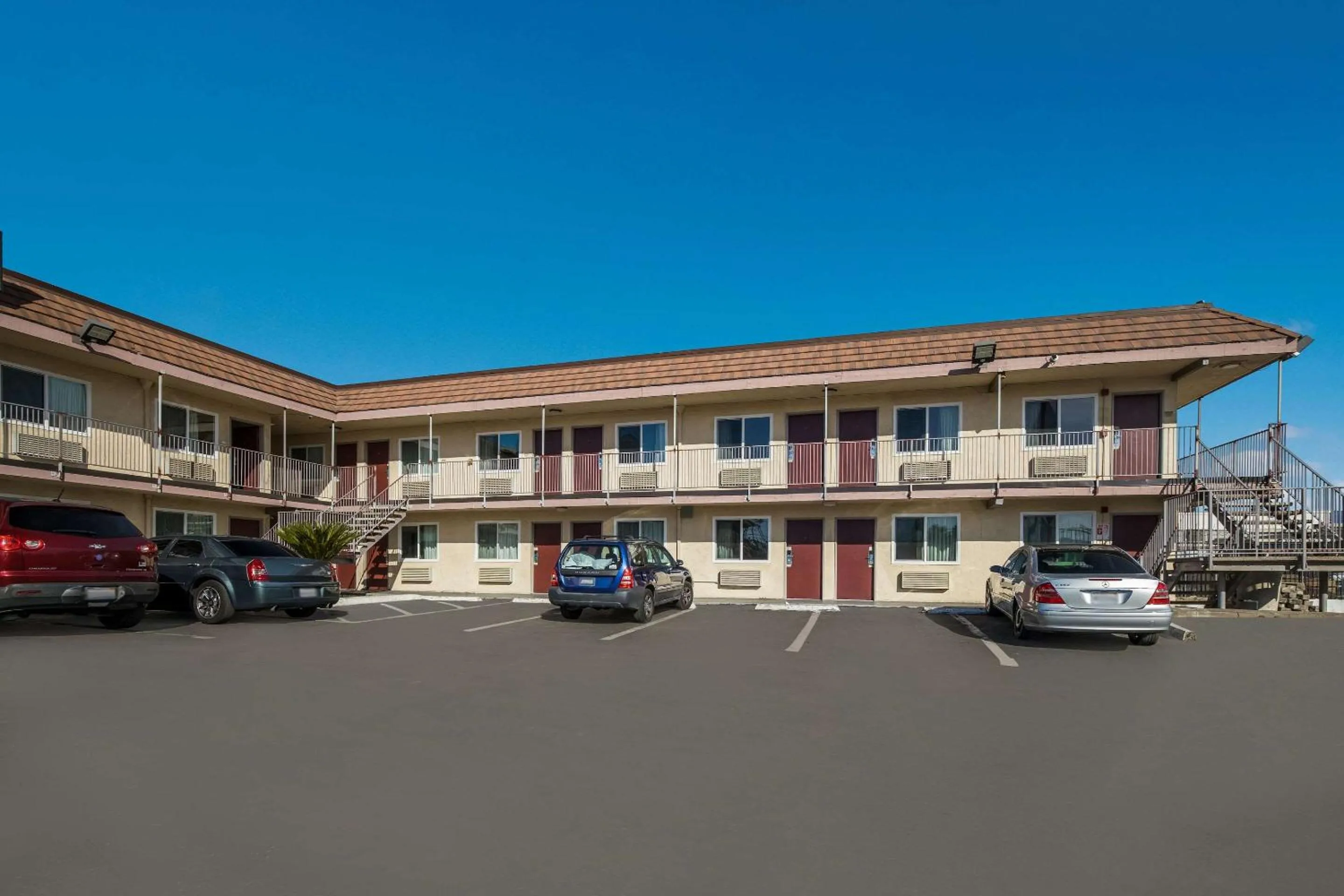 Property building in Rodeway Inn San Bernardino - Colton
