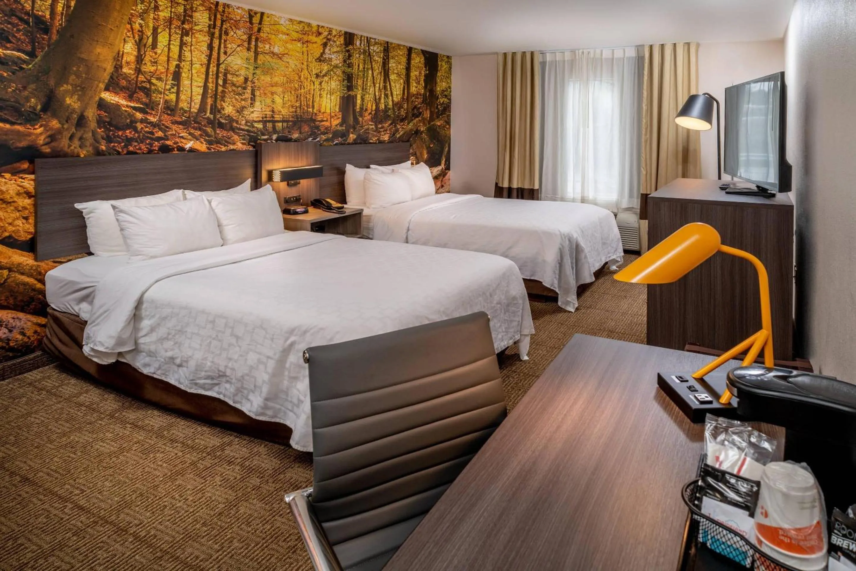 Bedroom, Bed in Clarion Pointe Beckley