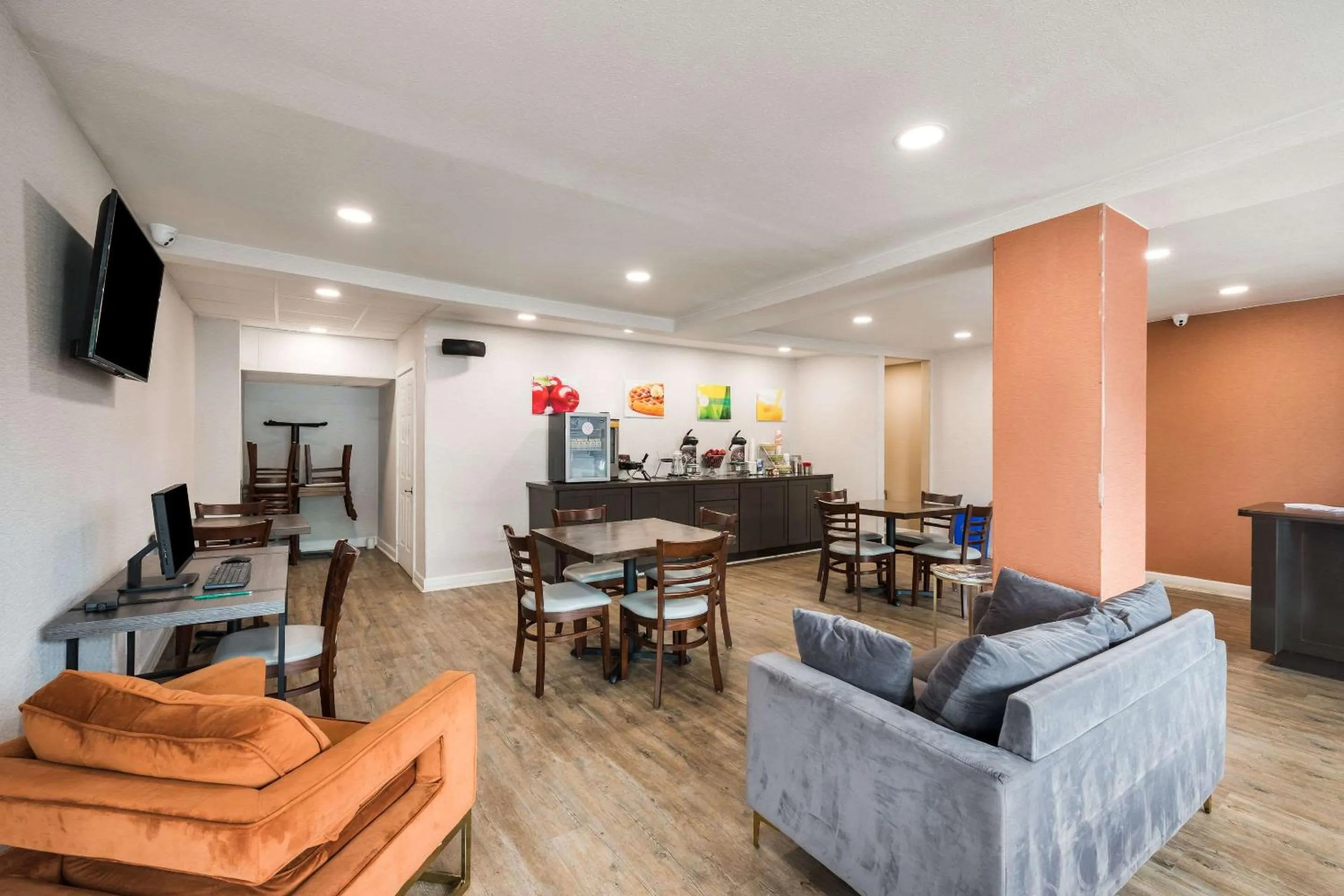 Lobby or reception in Quality Inn