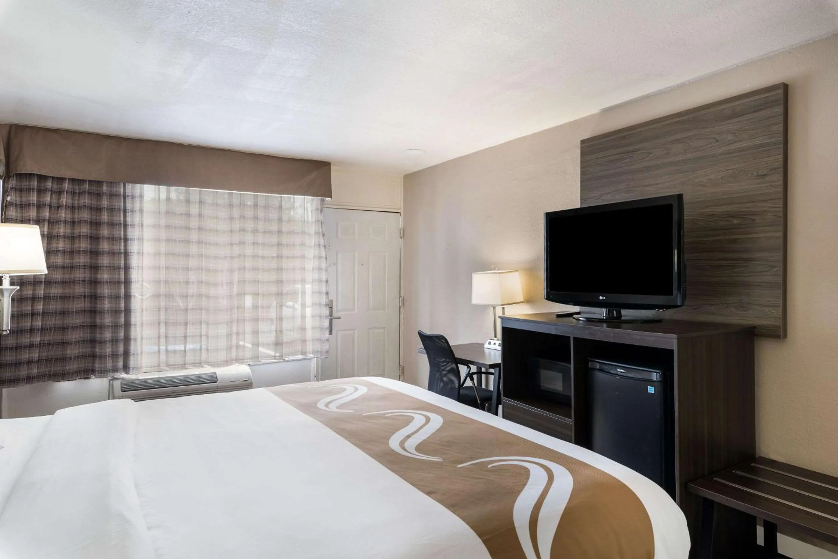 Bedroom, Bed in Quality Inn