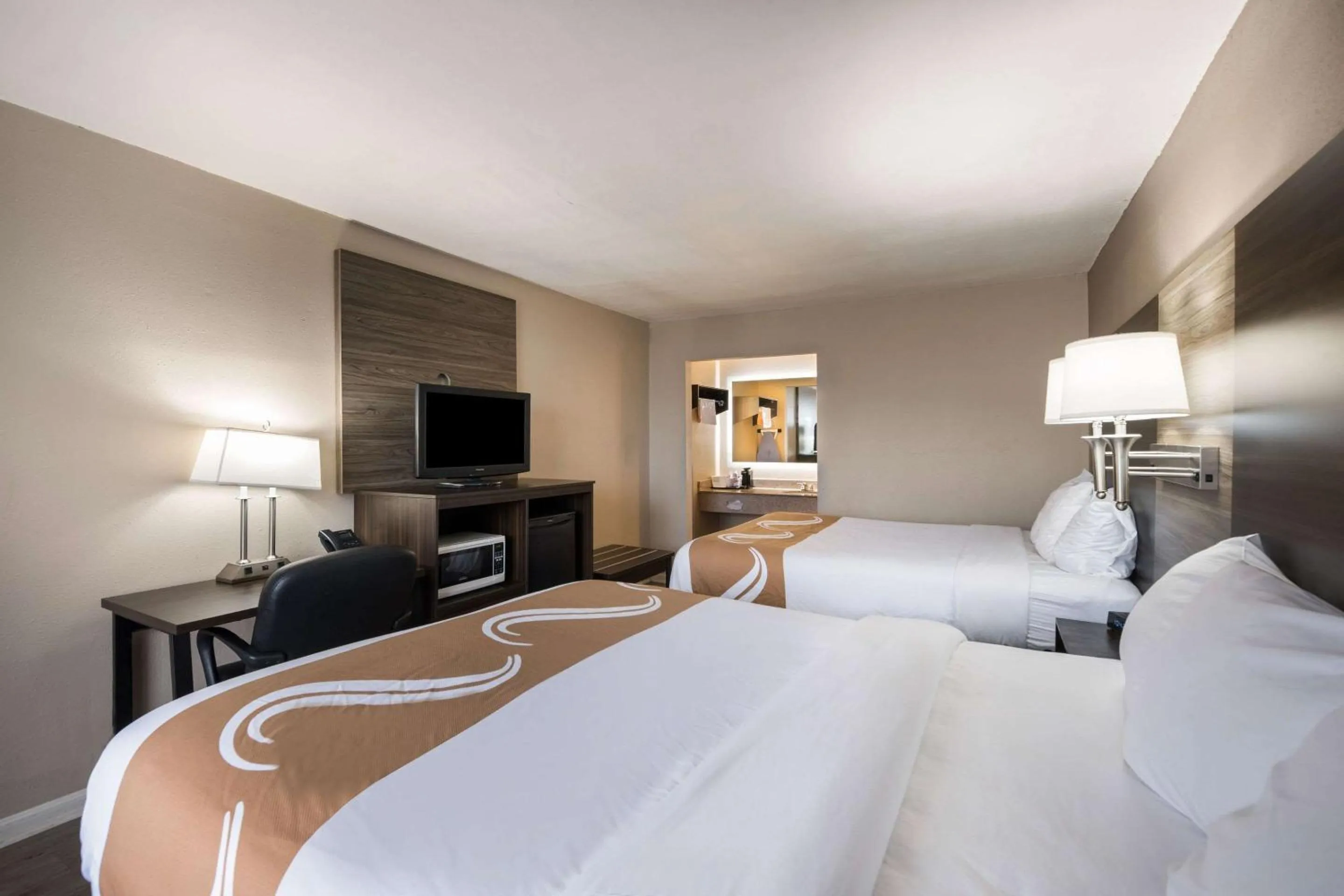 Bedroom, Bed in Quality Inn