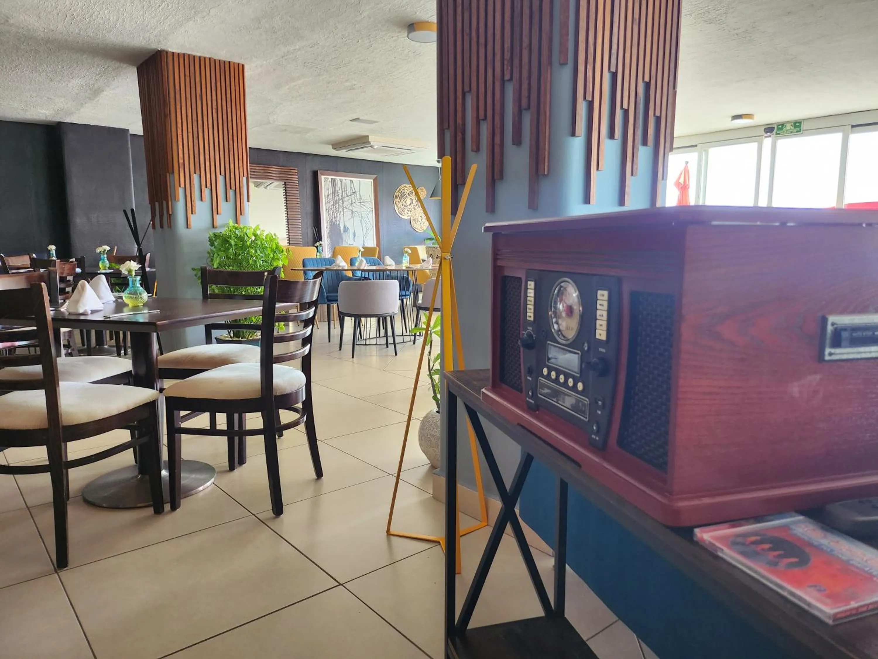 Restaurant/places to eat in Coral Princess Hotel & Dive Resort