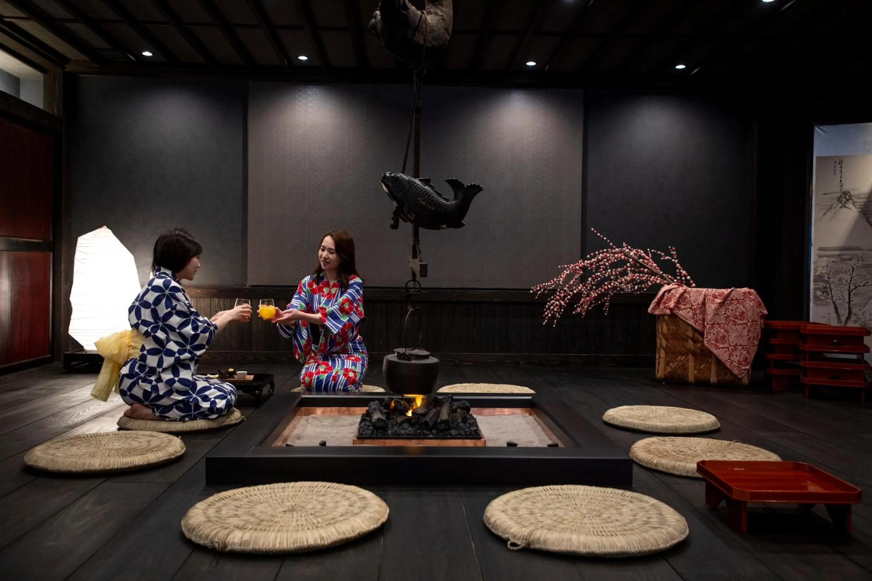 People in Machiyado ICHIRYU