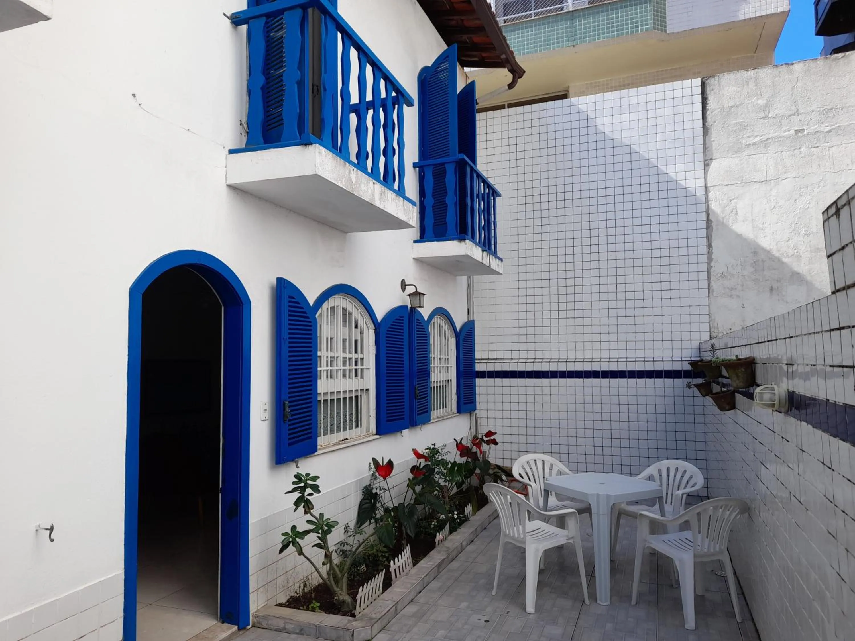 Facade/entrance in CASA a 3 MIN a PÉ da PRAIA DO FORTE - CHURRASQUEIRA - WI FI