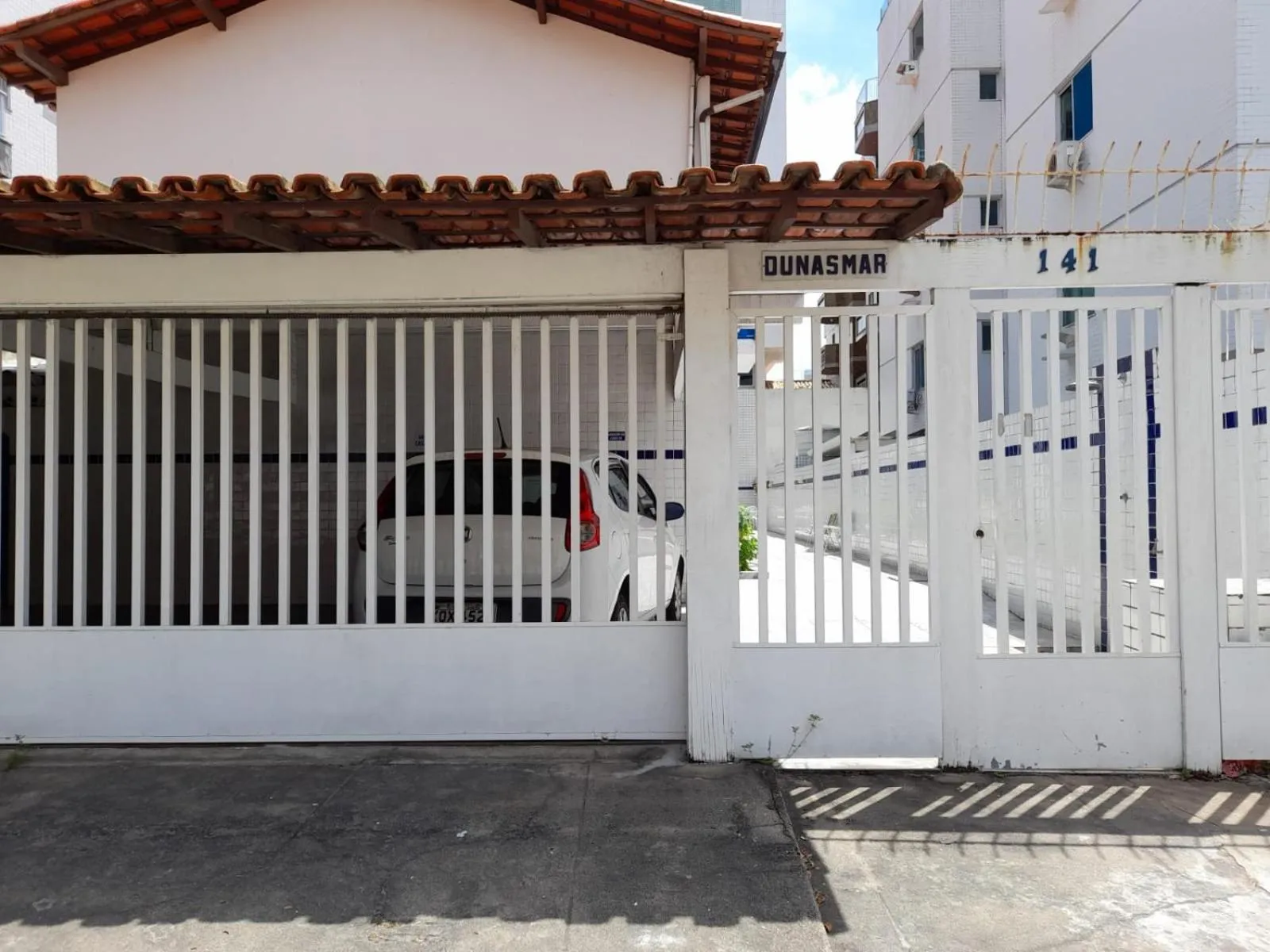 Facade/entrance in CASA a 3 MIN a PÉ da PRAIA DO FORTE - CHURRASQUEIRA - WI FI