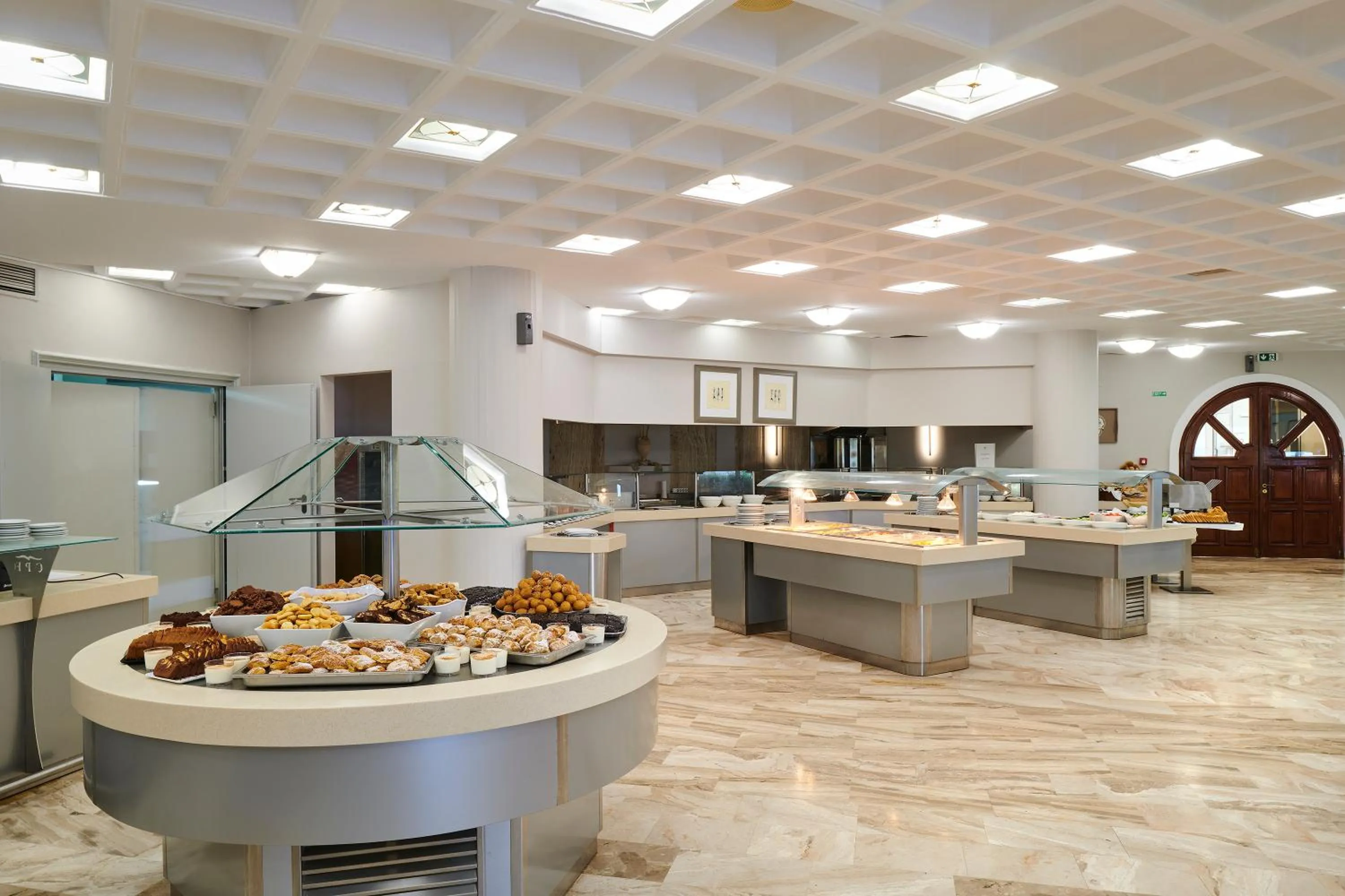 Restaurant/places to eat in Argile Resort