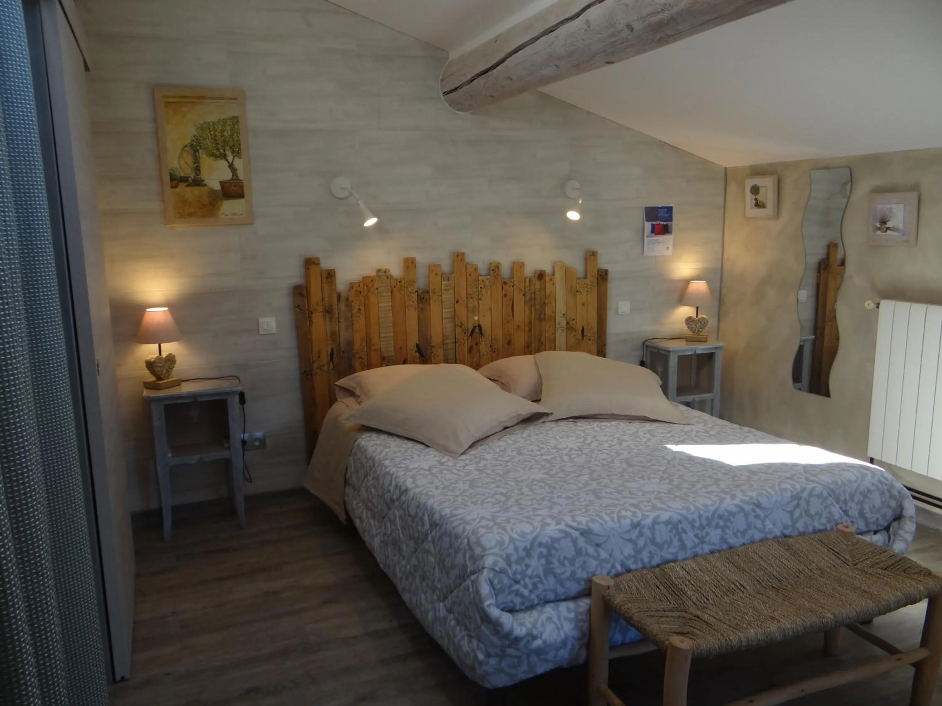 Bed in Mas Val-Chênaie Gordes