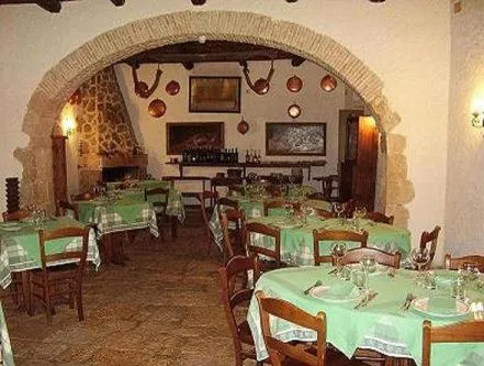 Restaurant/places to eat in La Caveja