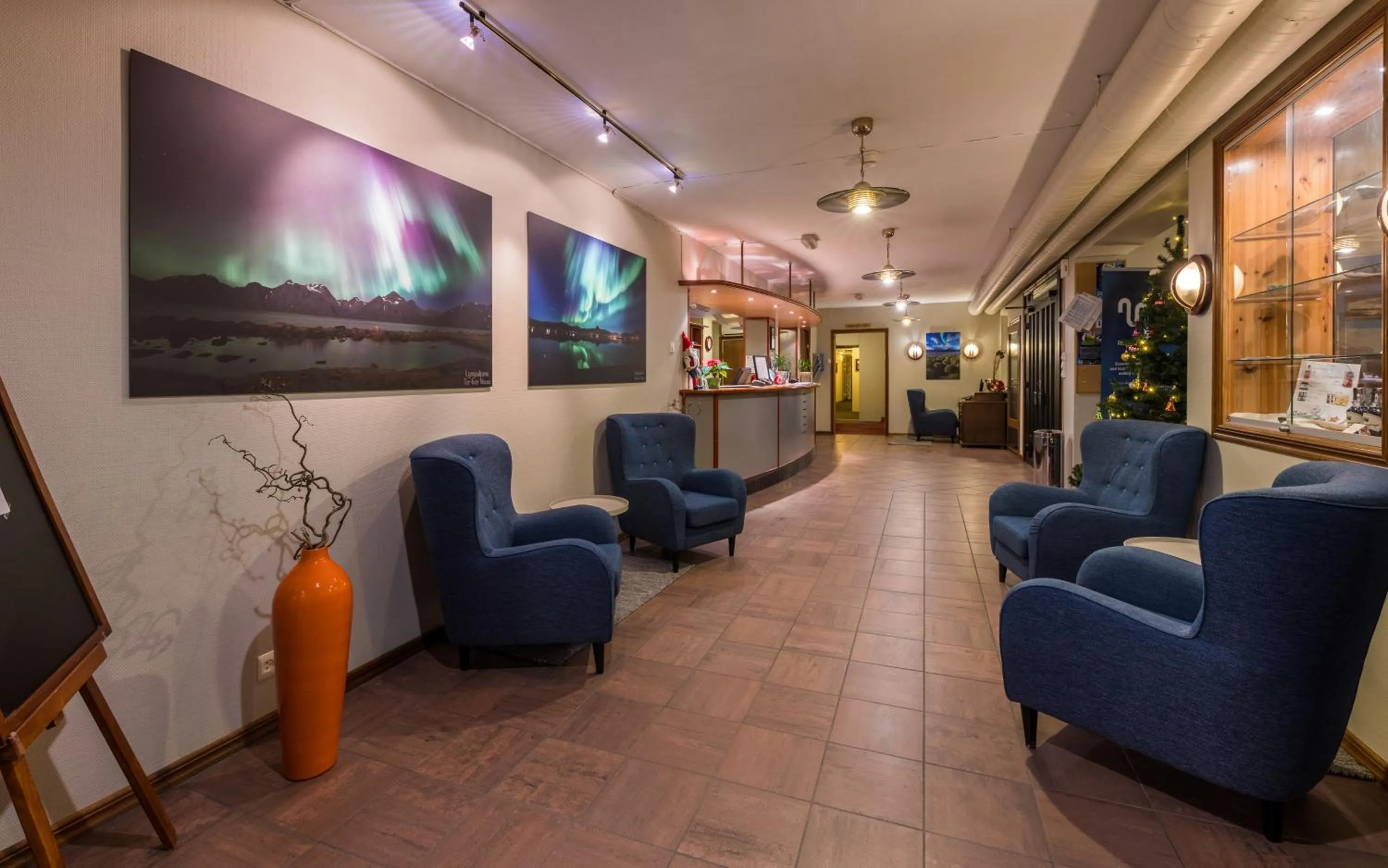 Lobby or reception in Reisafjord Hotel