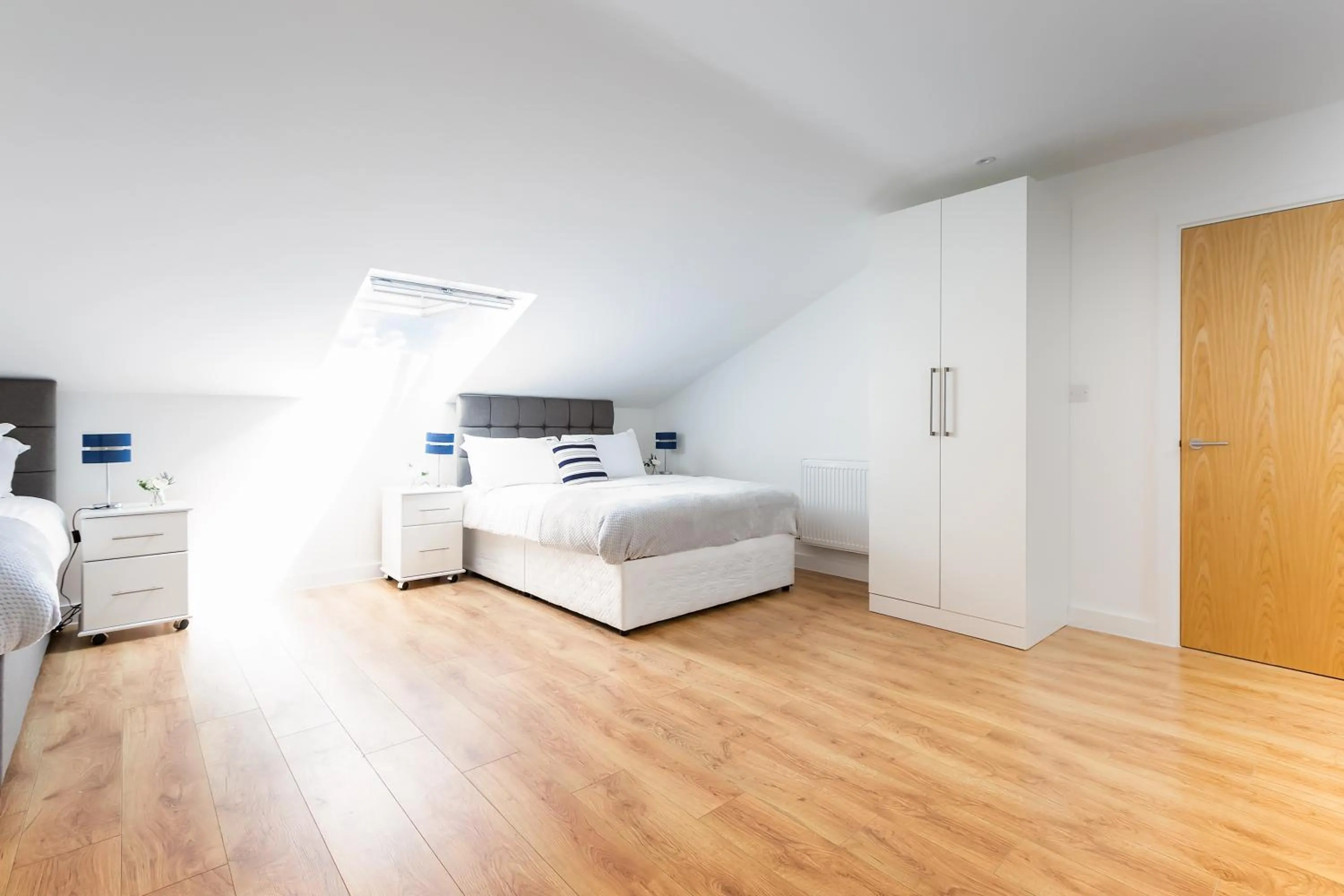 Bed in Skyvillion - COZY APARTMENTS in Enfield Town With Free Parking & Wifi