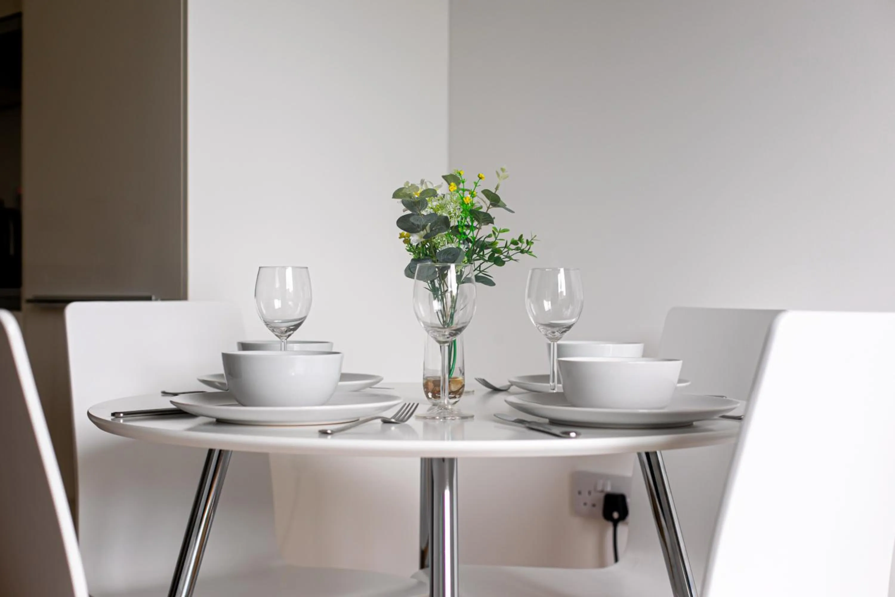 Dining area in Skyvillion - COZY APARTMENTS in Enfield Town With Free Parking & Wifi