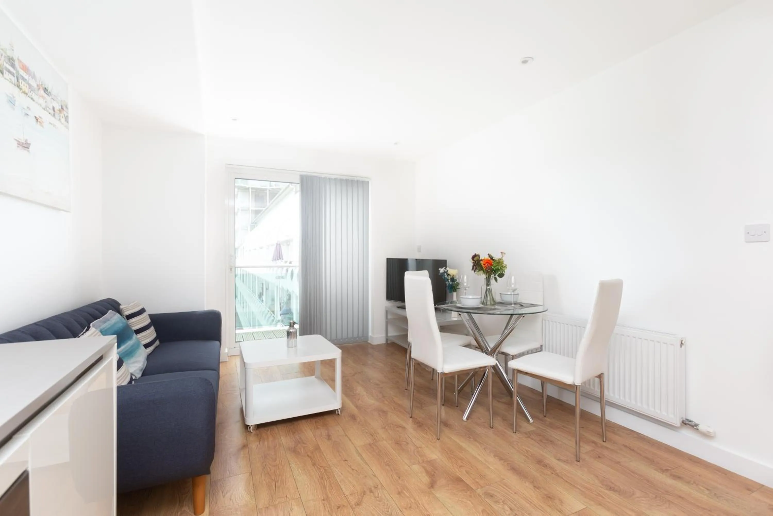 Seating area in Skyvillion - COZY APARTMENTS in Enfield Town With Free Parking & Wifi