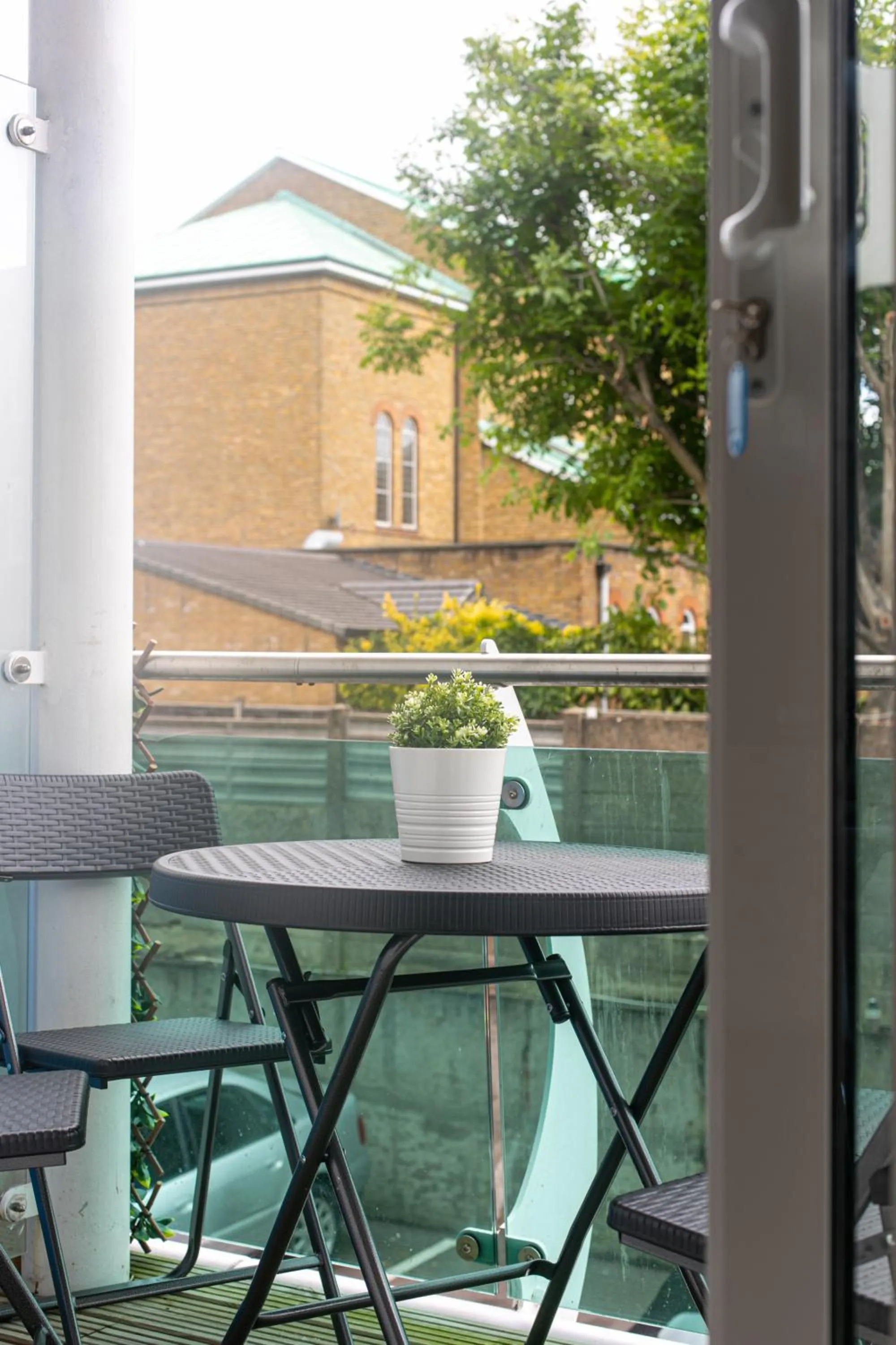 Balcony/Terrace in Skyvillion - COZY APARTMENTS in Enfield Town With Free Parking & Wifi