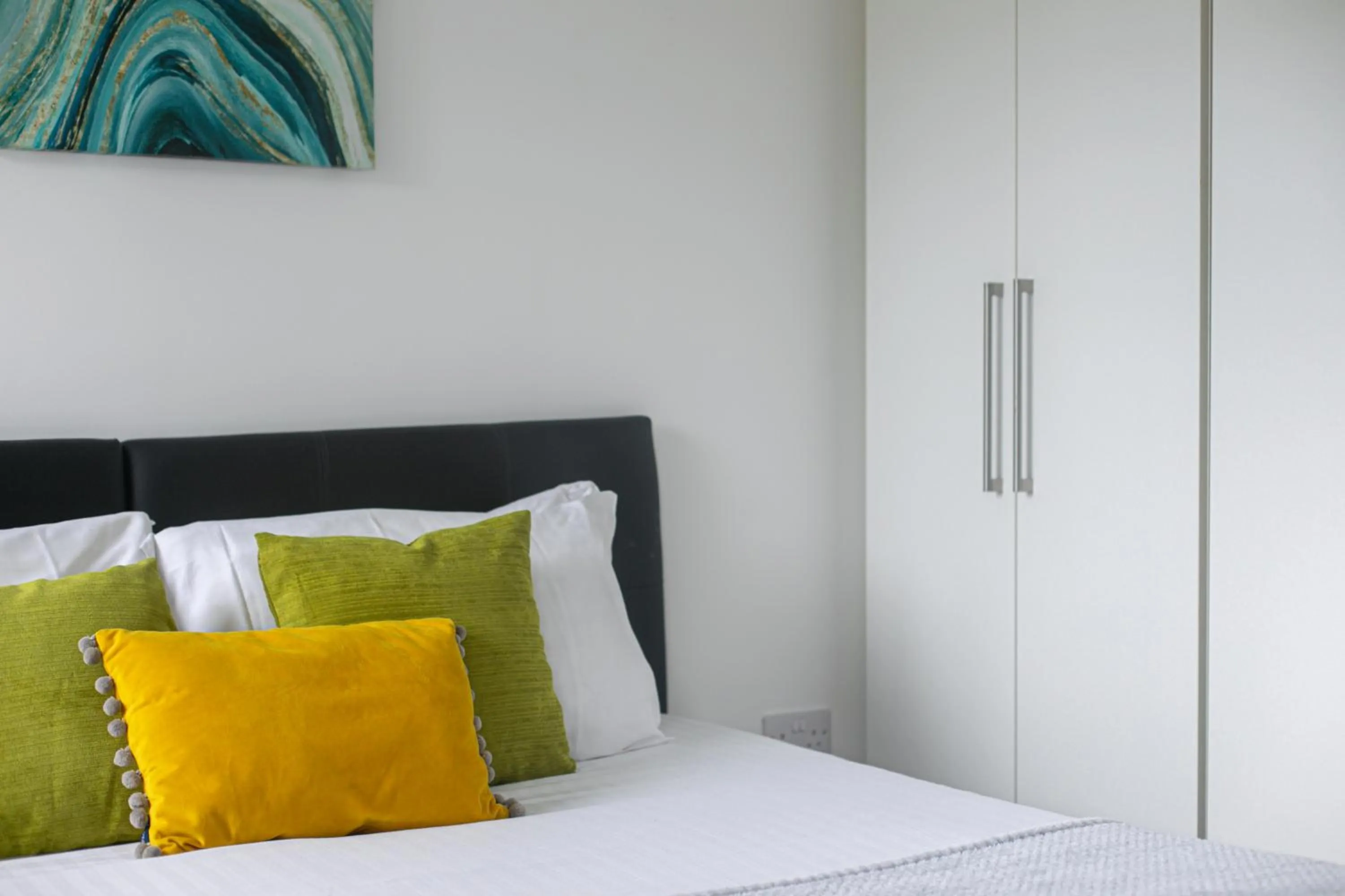 Bedroom, Bed in Skyvillion - COZY APARTMENTS in Enfield Town With Free Parking & Wifi