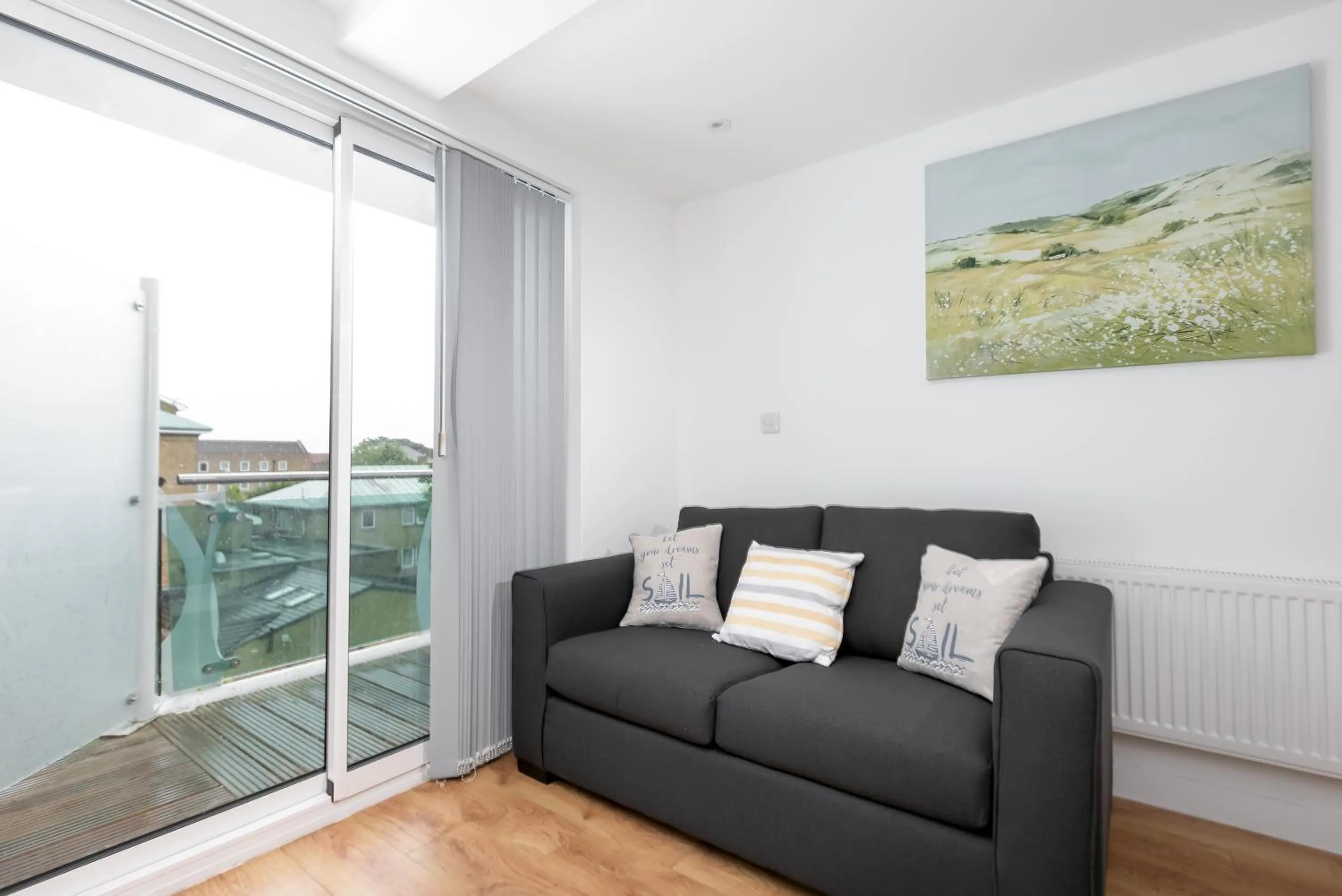Balcony/Terrace in Skyvillion - COZY APARTMENTS in Enfield Town With Free Parking & Wifi