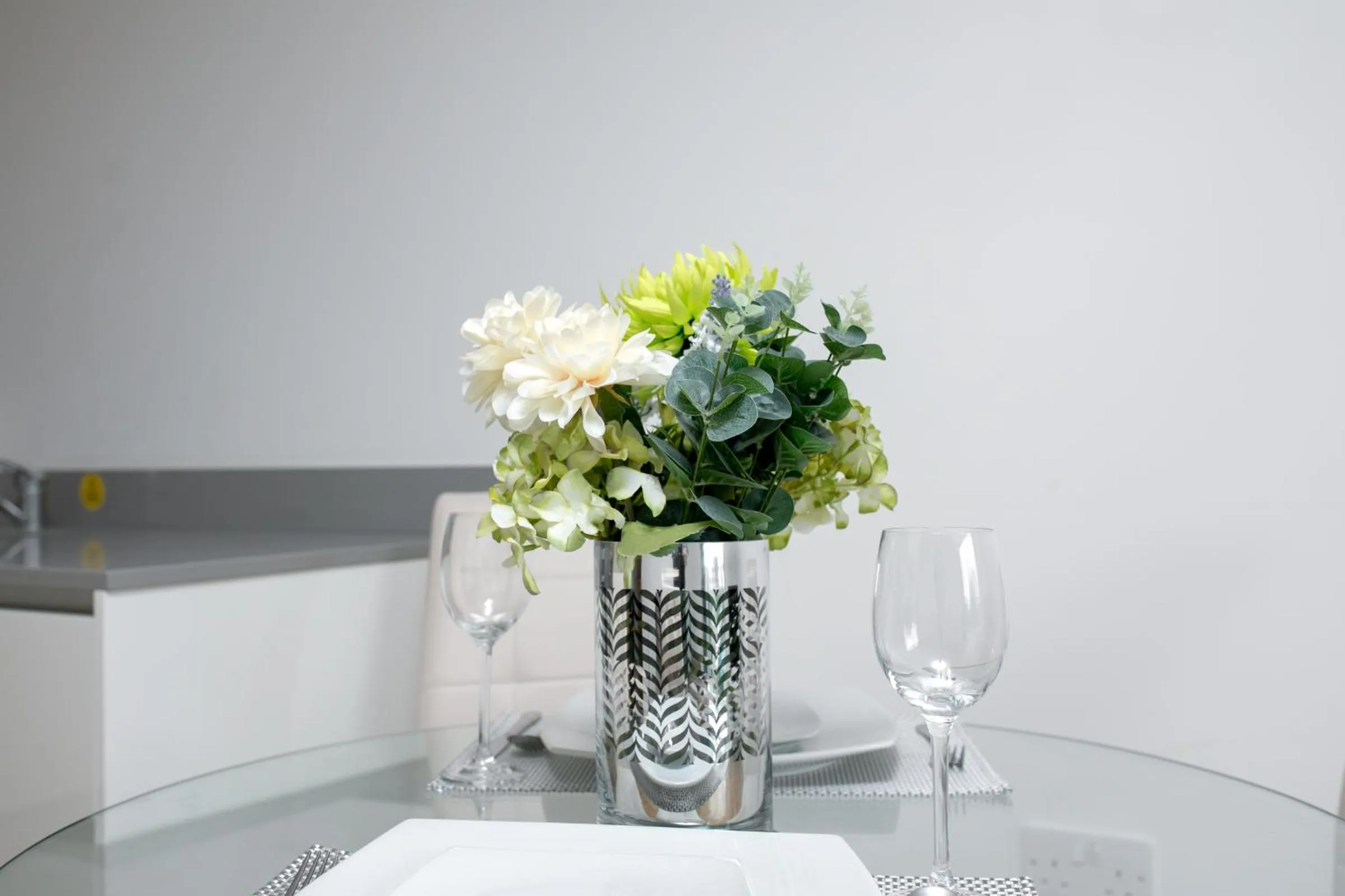 Dining area in Skyvillion - COZY APARTMENTS in Enfield Town With Free Parking & Wifi