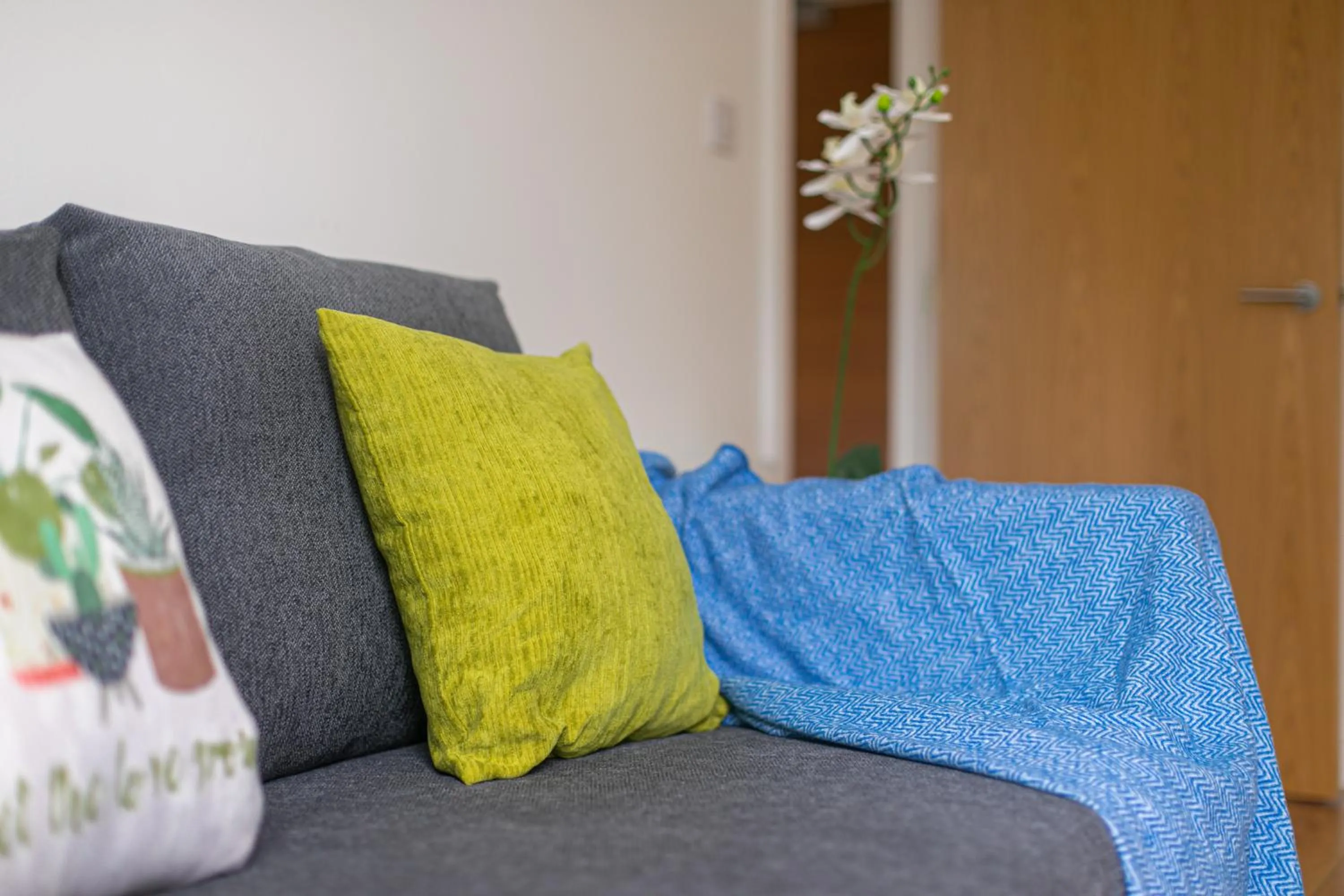 Living room in Skyvillion - COZY APARTMENTS in Enfield Town With Free Parking & Wifi