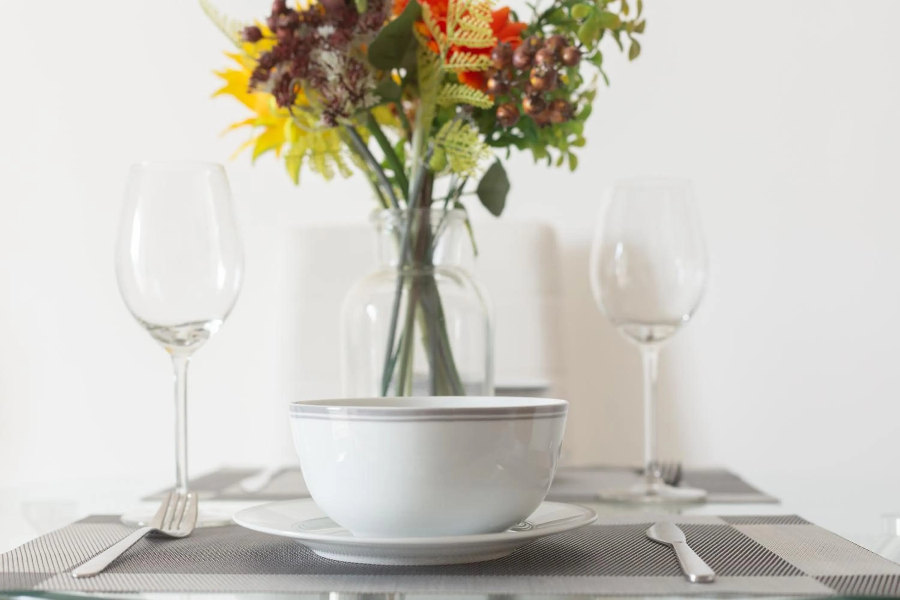 Dining area in Skyvillion - COZY APARTMENTS in Enfield Town With Free Parking & Wifi