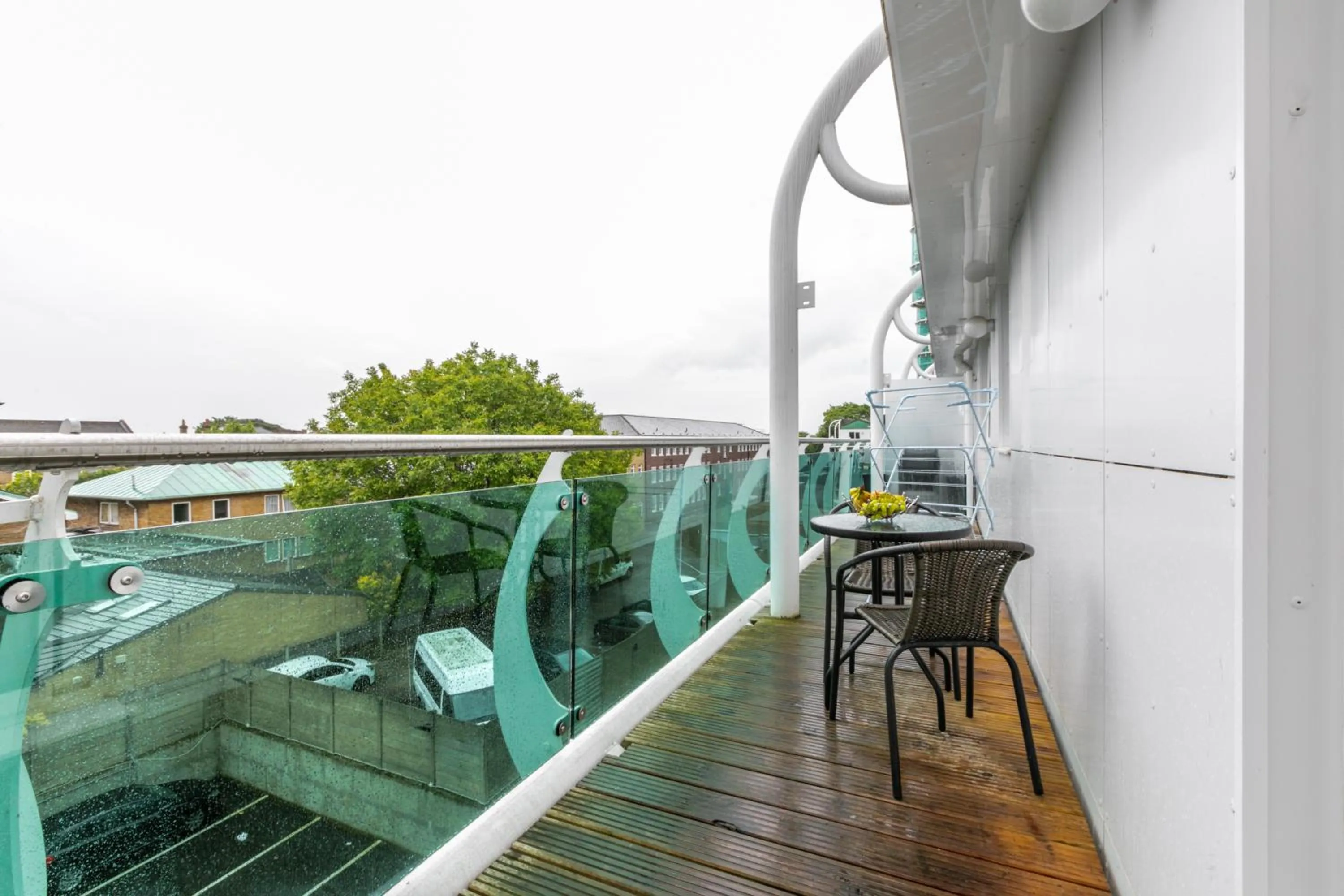 Balcony/Terrace in Skyvillion - COZY APARTMENTS in Enfield Town With Free Parking & Wifi