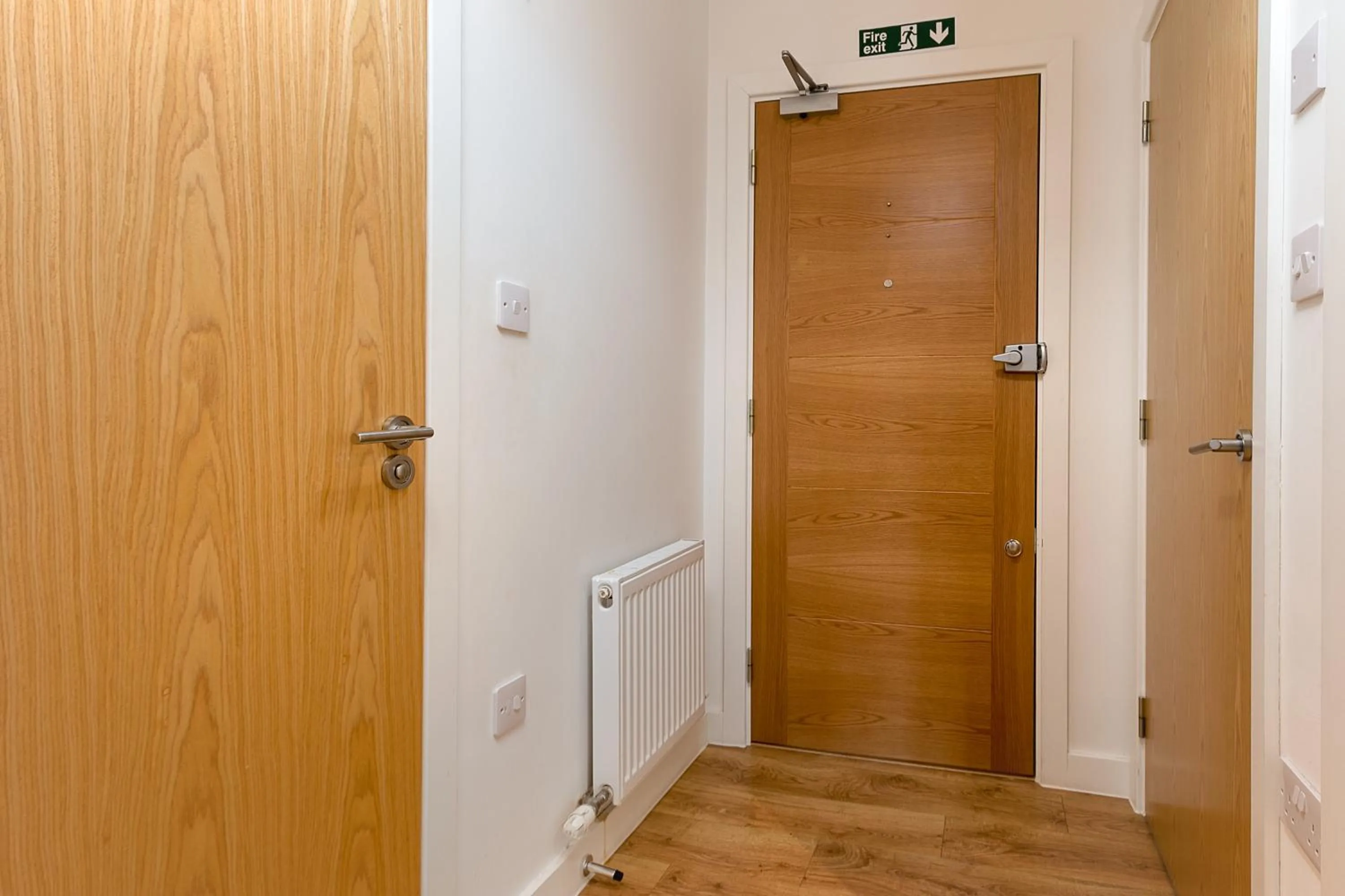 Bathroom in Skyvillion - COZY APARTMENTS in Enfield Town With Free Parking & Wifi
