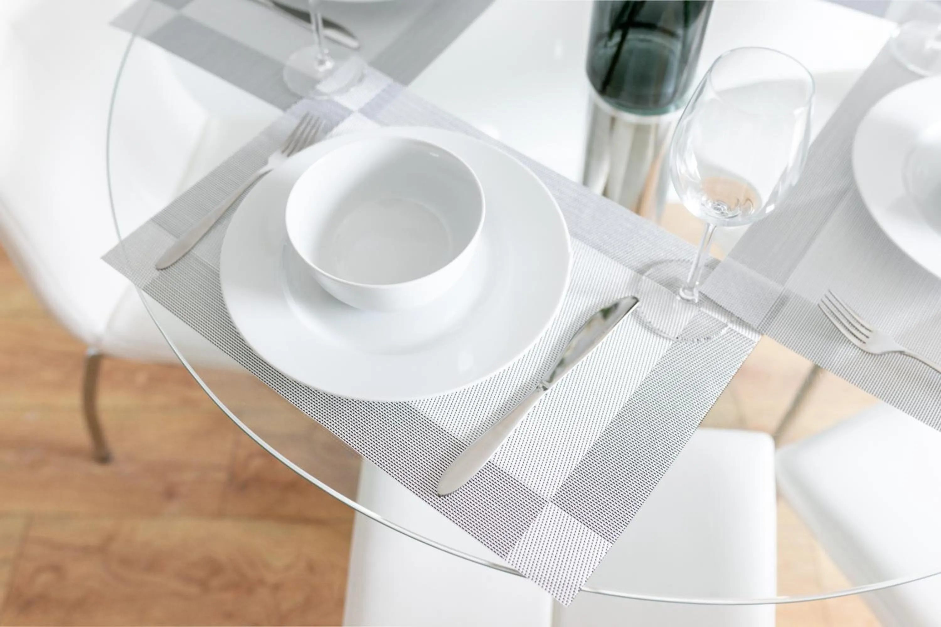 Dining area in Skyvillion - COZY APARTMENTS in Enfield Town With Free Parking & Wifi