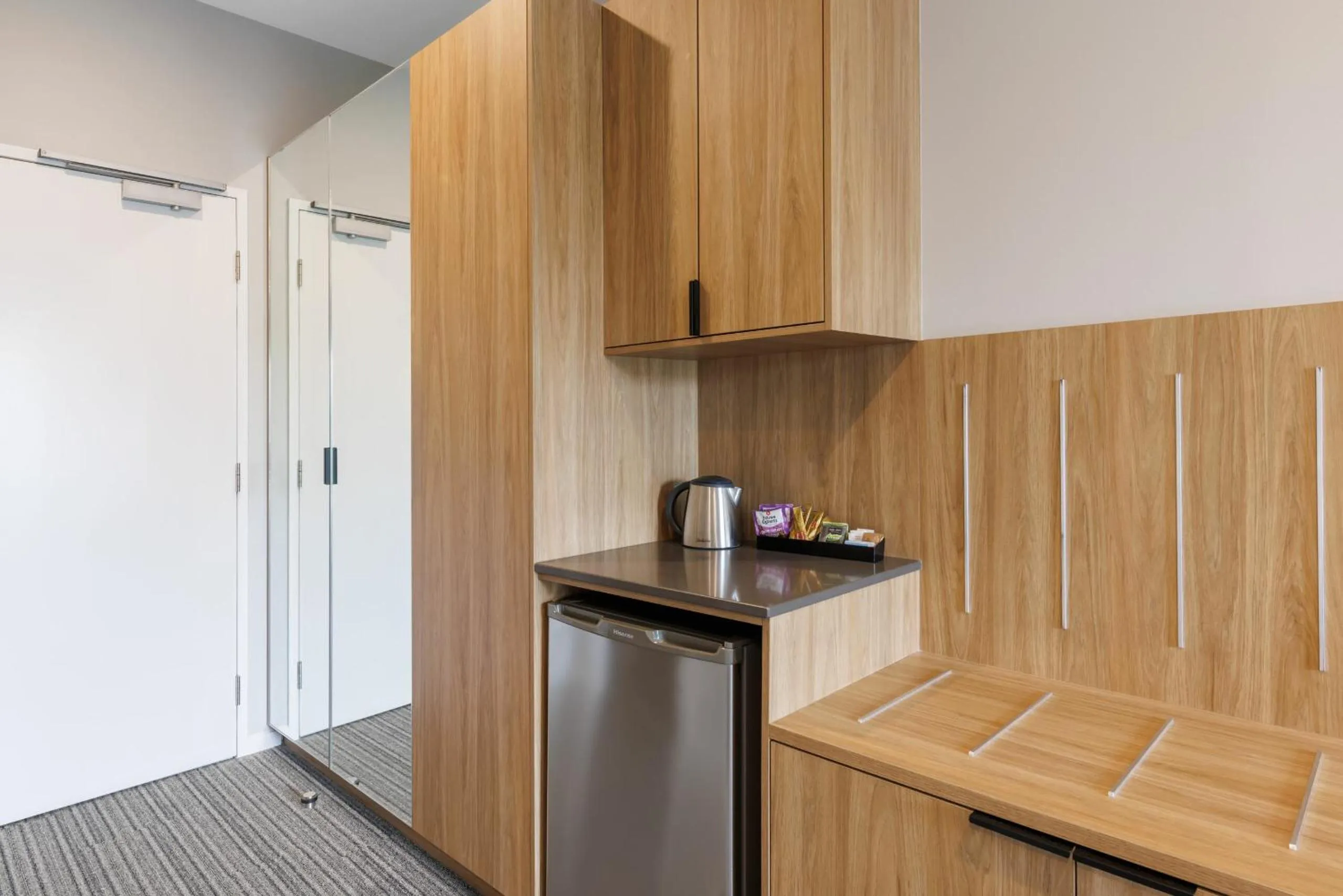 Best Western Plus North Lakes Hotel