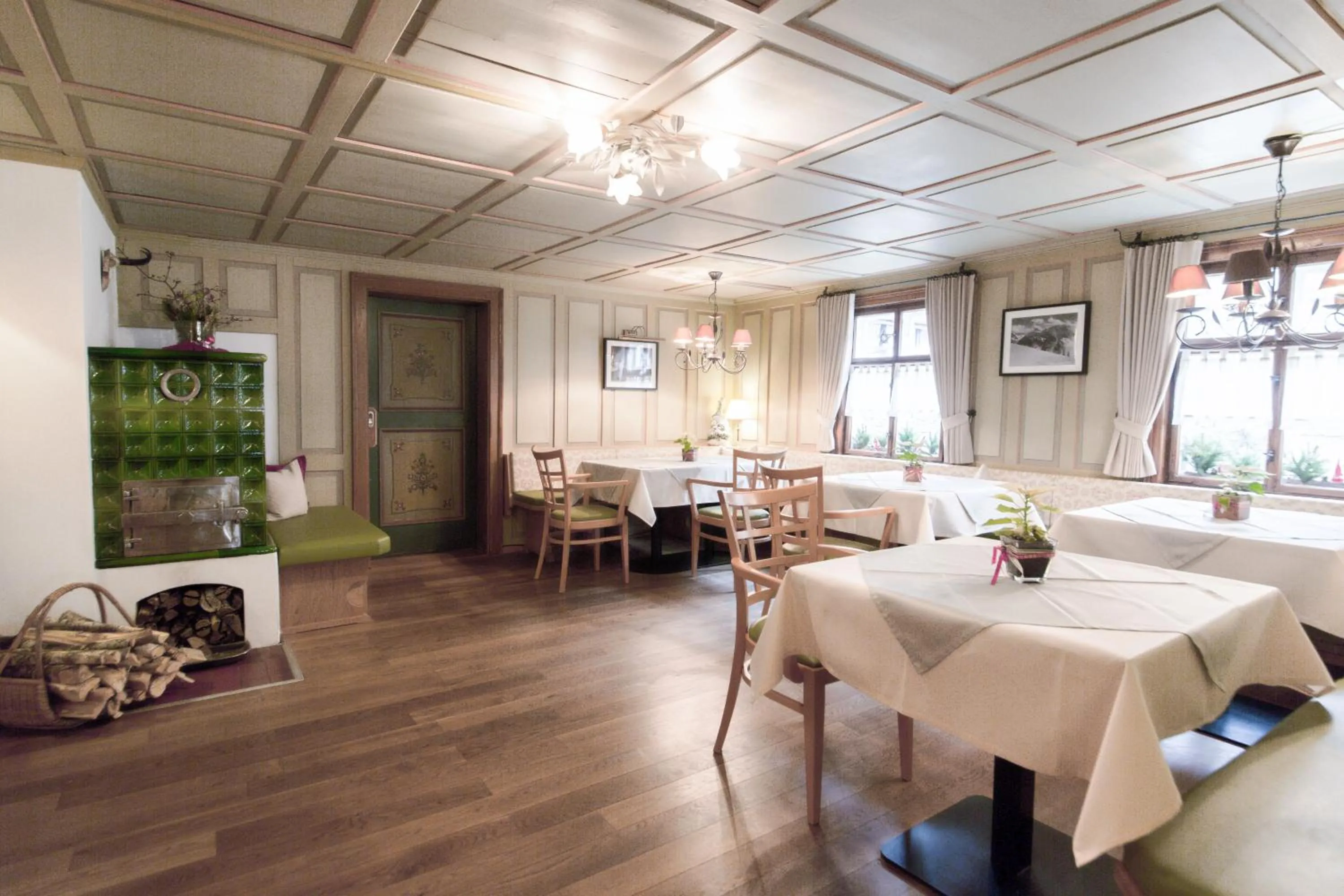 Restaurant/places to eat in Hotel Sonne