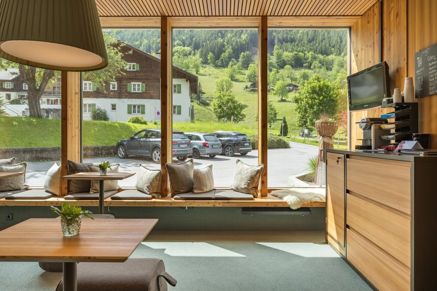 Communal lounge/ TV room in Hotel Sonne