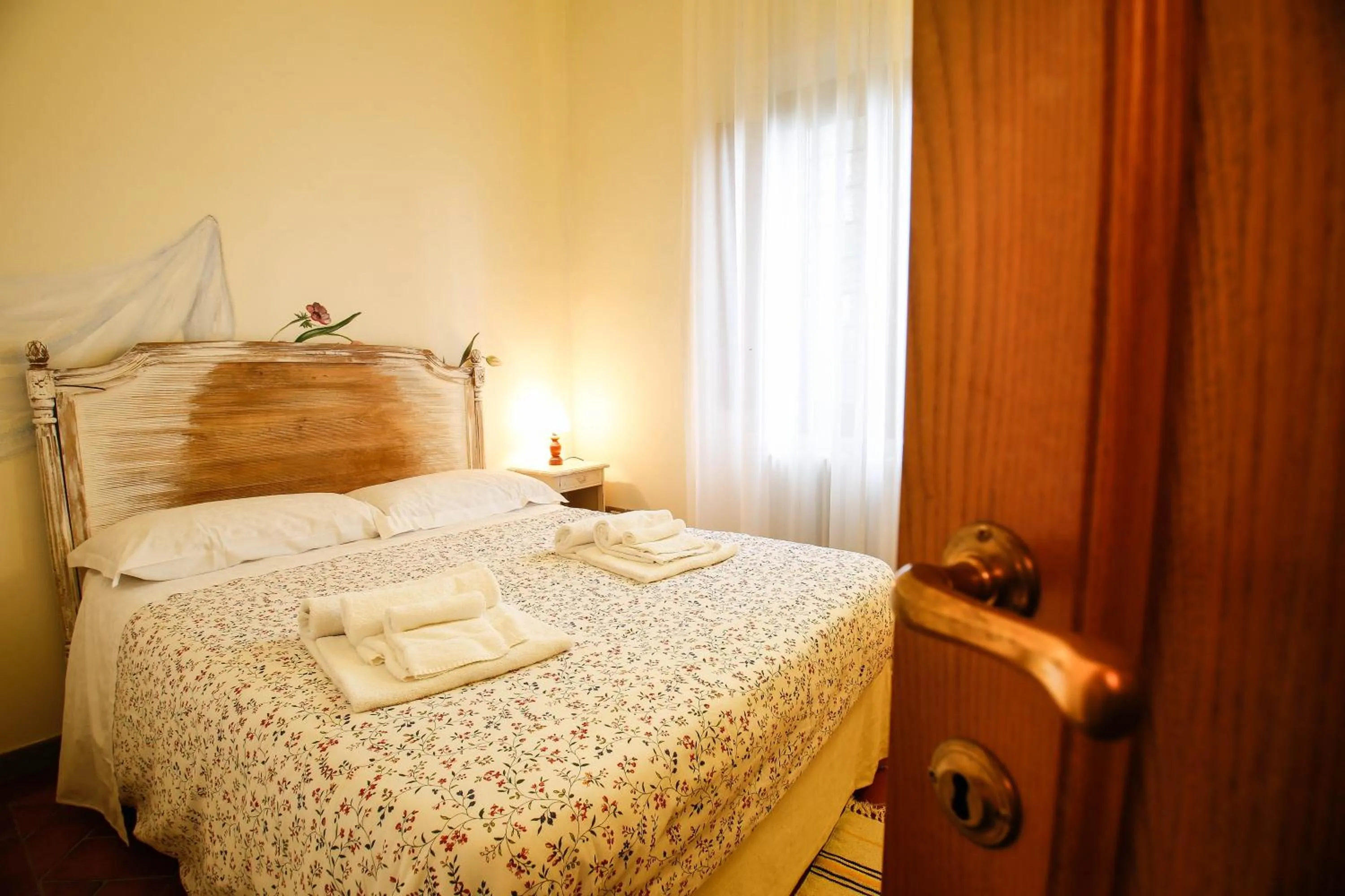 Bedroom in Gatto Bianco Tizzauli