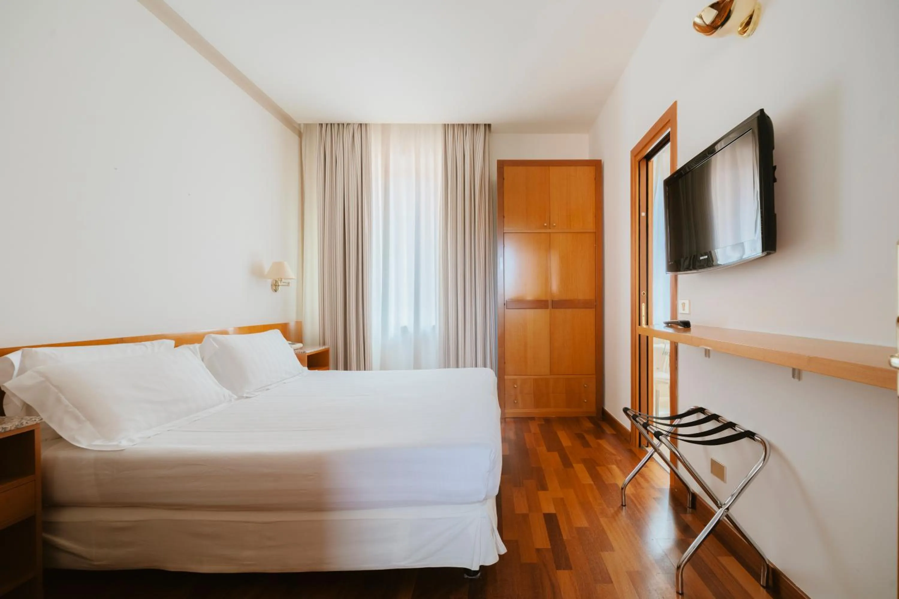 Bedroom, Bed in Hotel Miramare