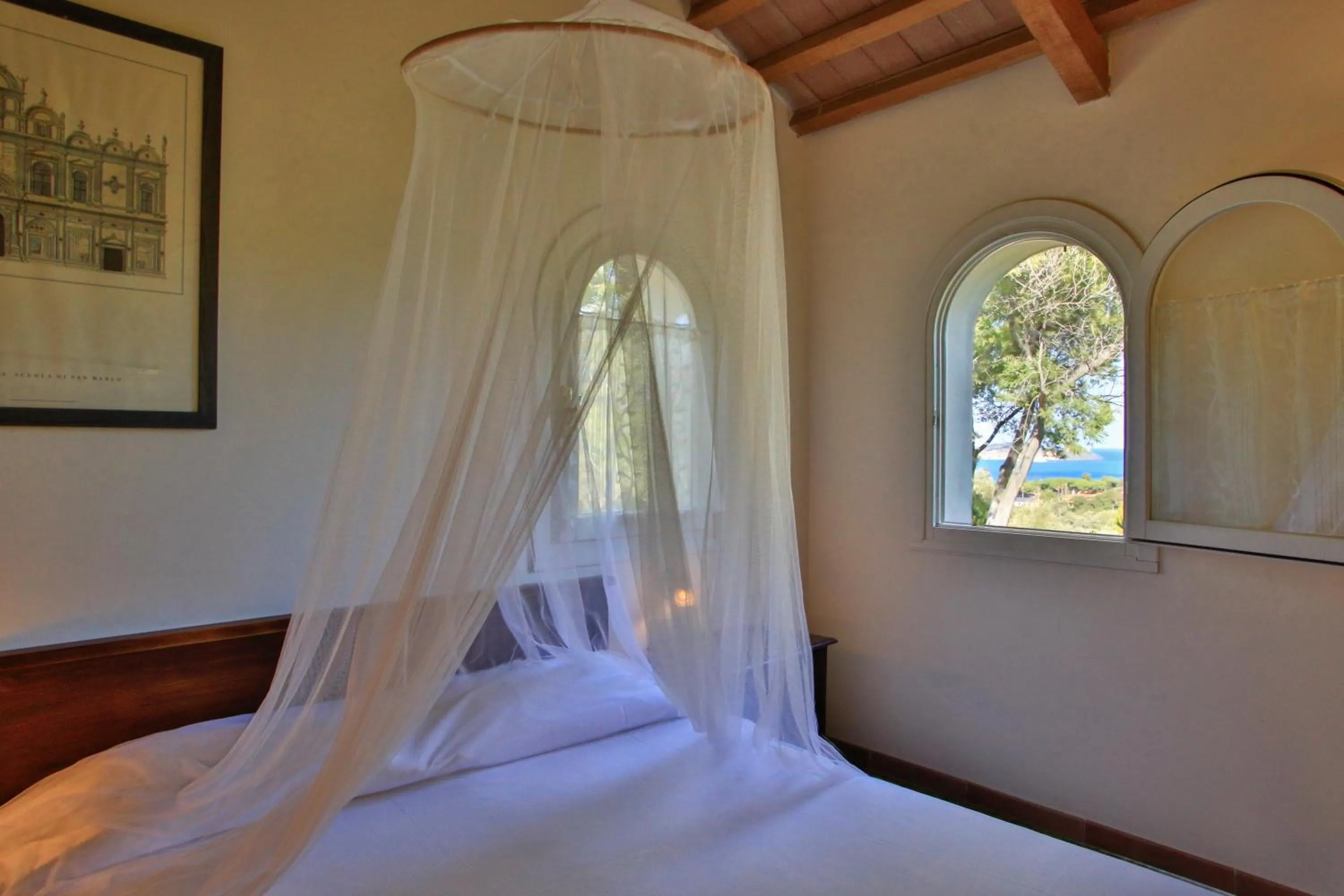 Decorative detail, Bed in Hotel Santo Stefano