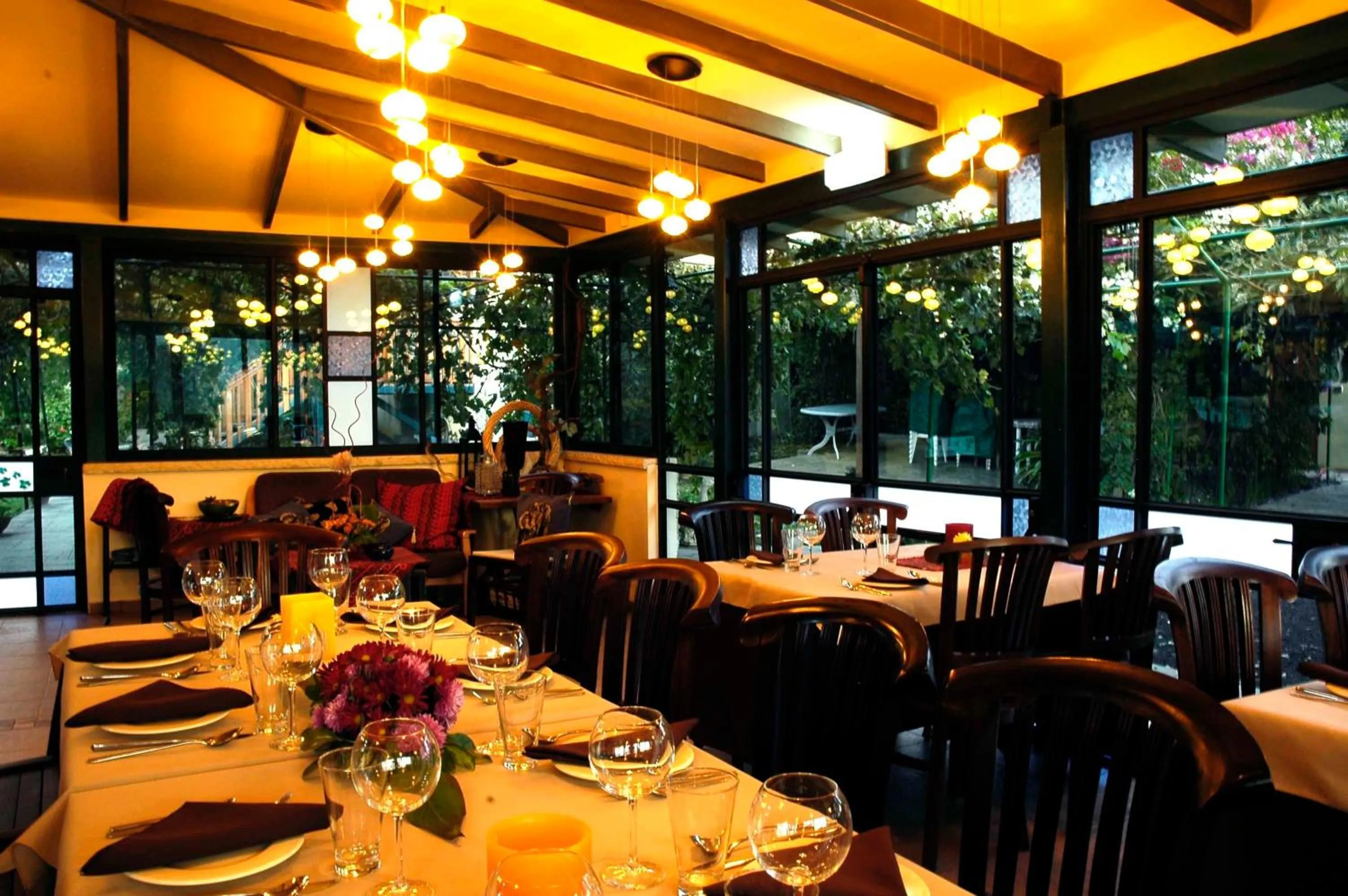 Restaurant/places to eat in Arbel Guest House Shavit Family