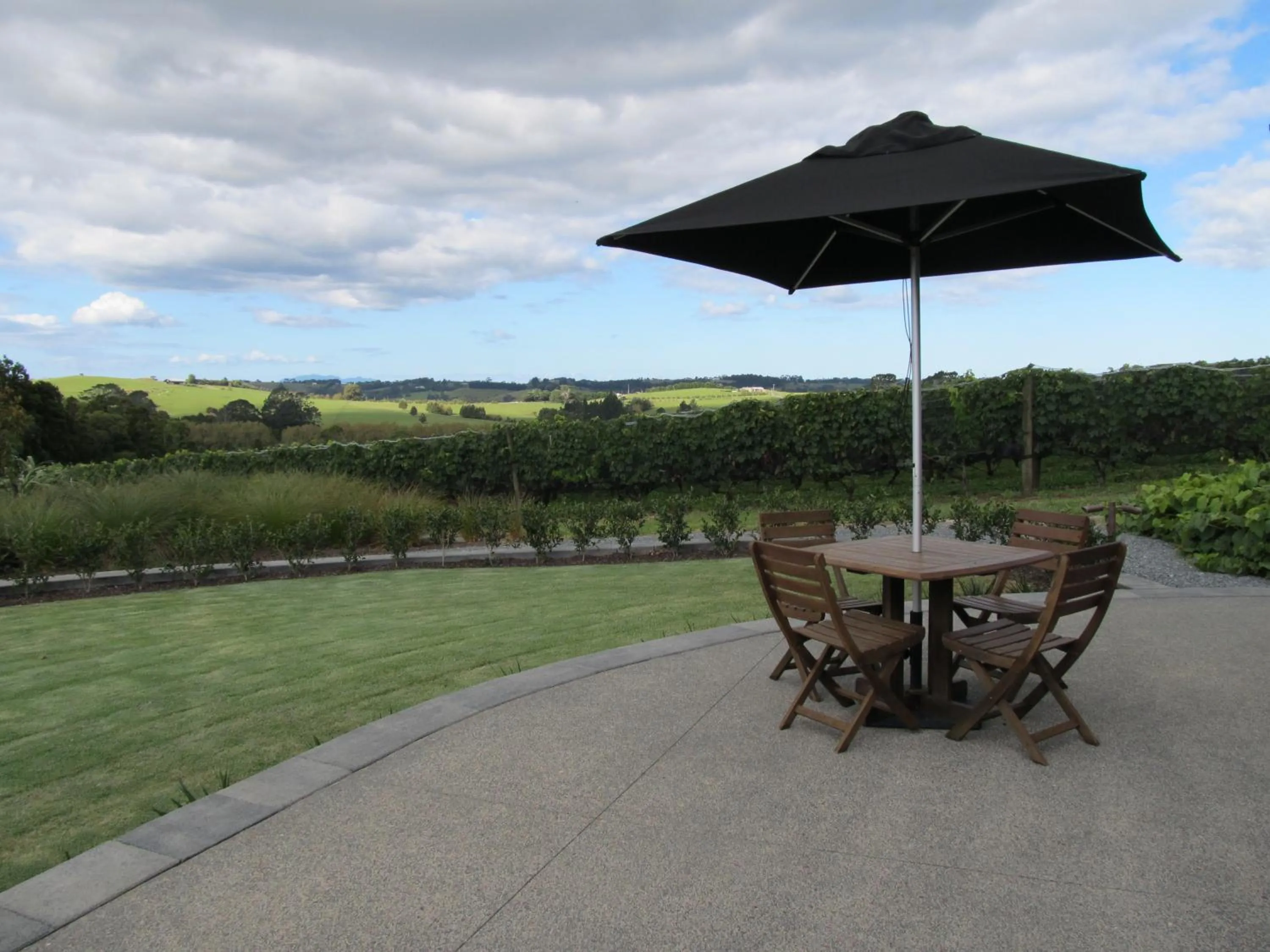 Restaurant/places to eat in Plume Villas