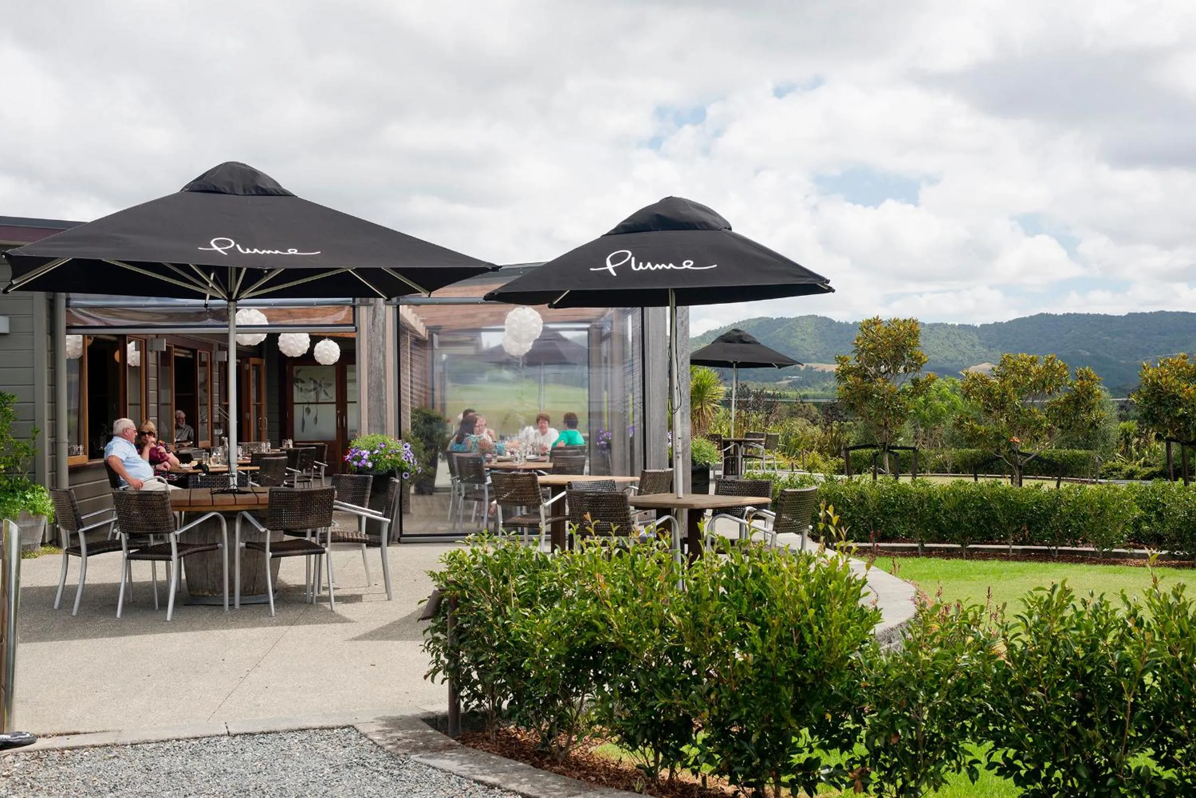 Restaurant/places to eat in Plume Villas