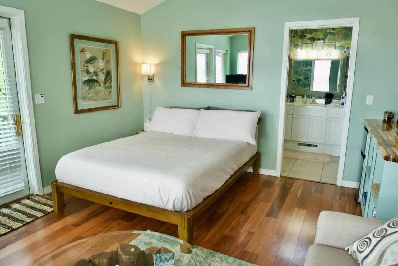 Bed in Beaver Lake Cottages