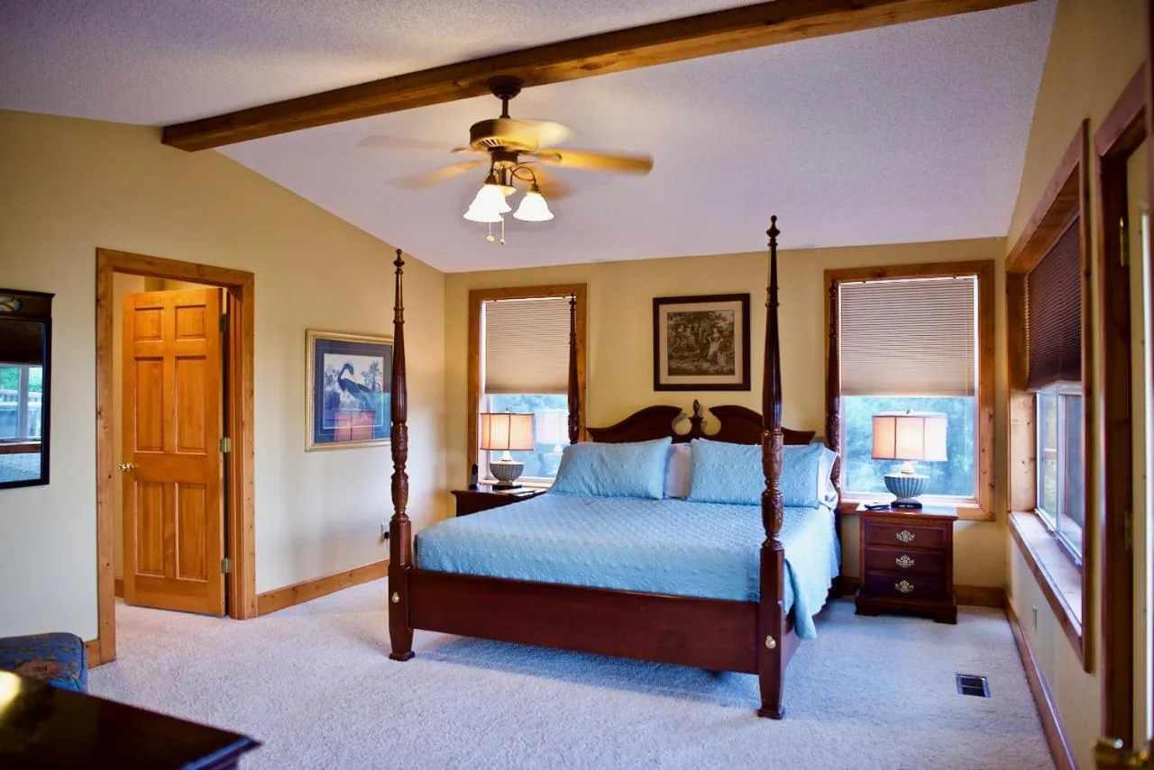 Bed in Beaver Lake Cottages