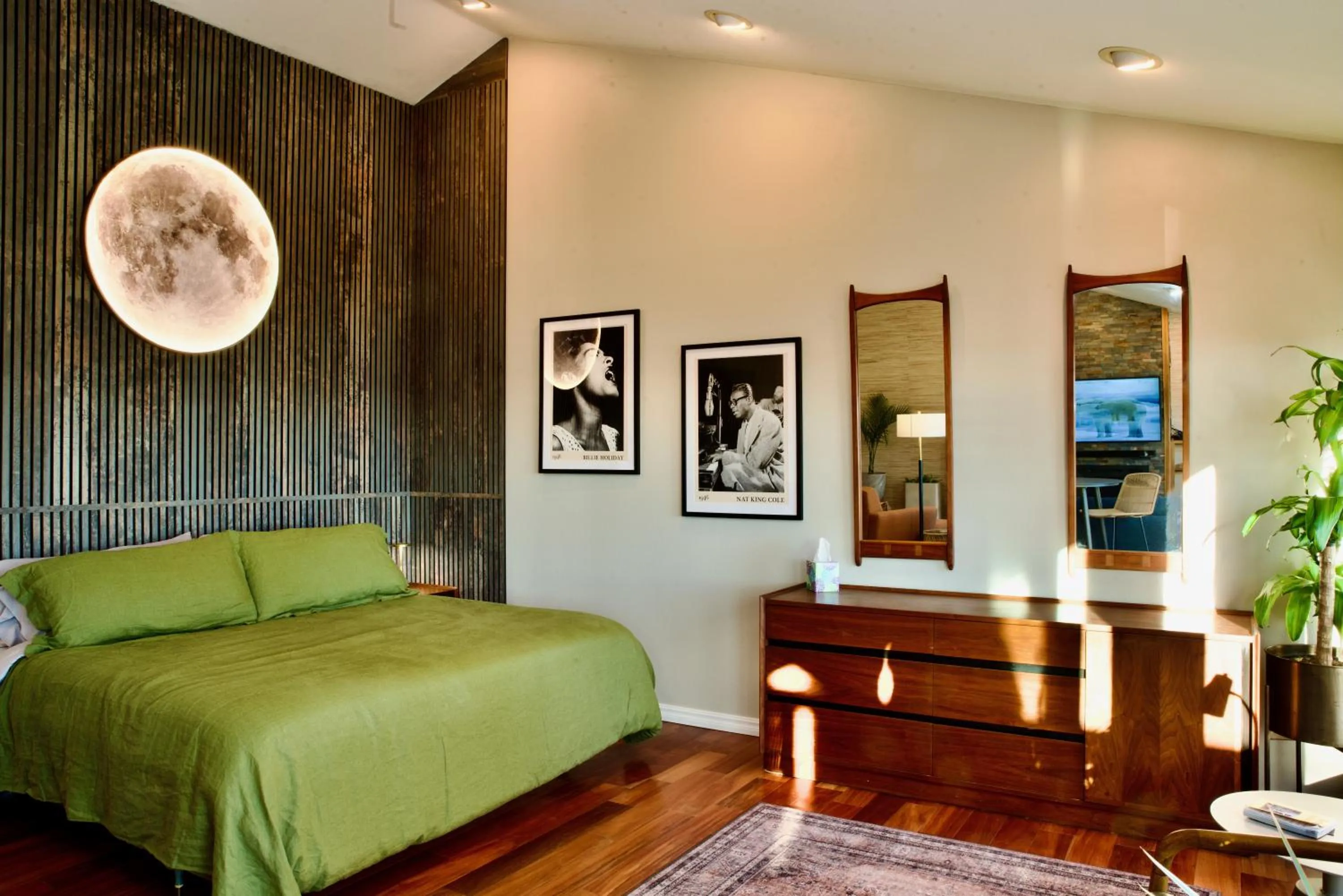 Bed in Beaver Lake Cottages