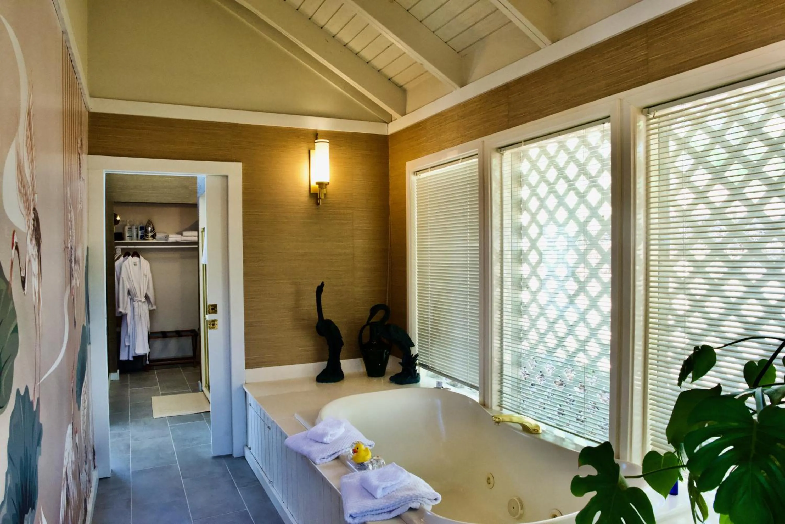 Bed in Beaver Lake Cottages