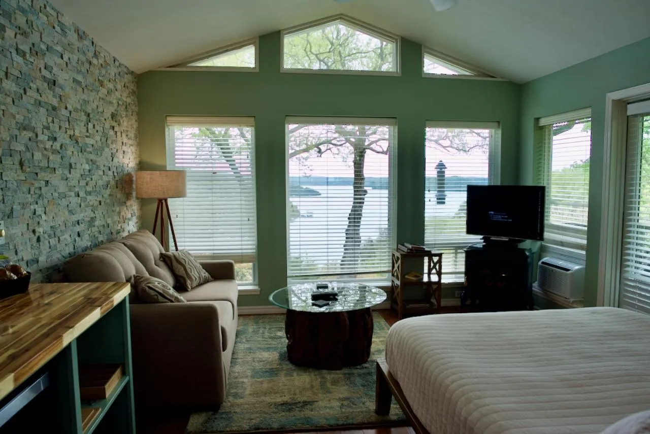 Bed in Beaver Lake Cottages