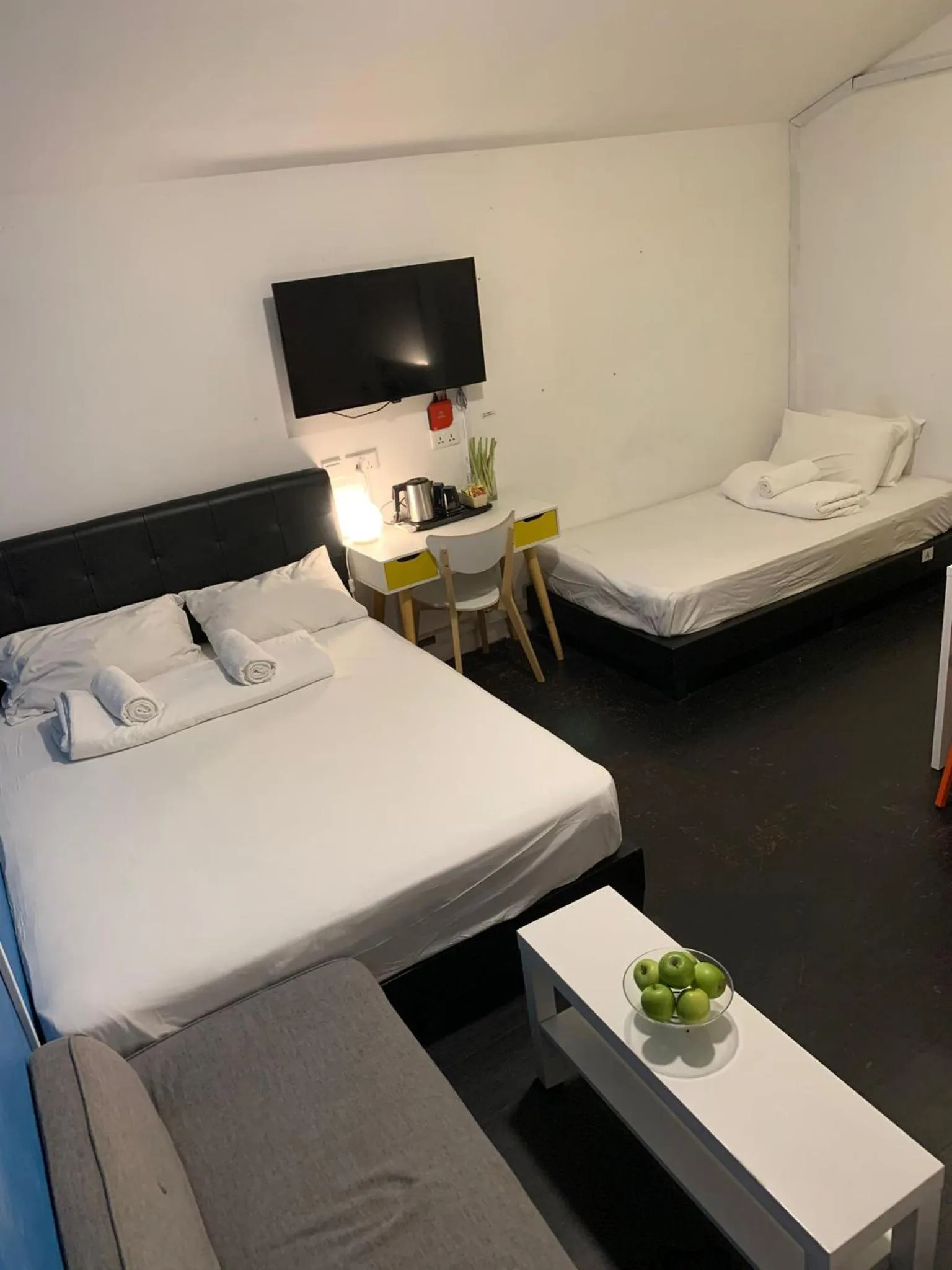 Bed in Galaxy Pods @ Chinatown