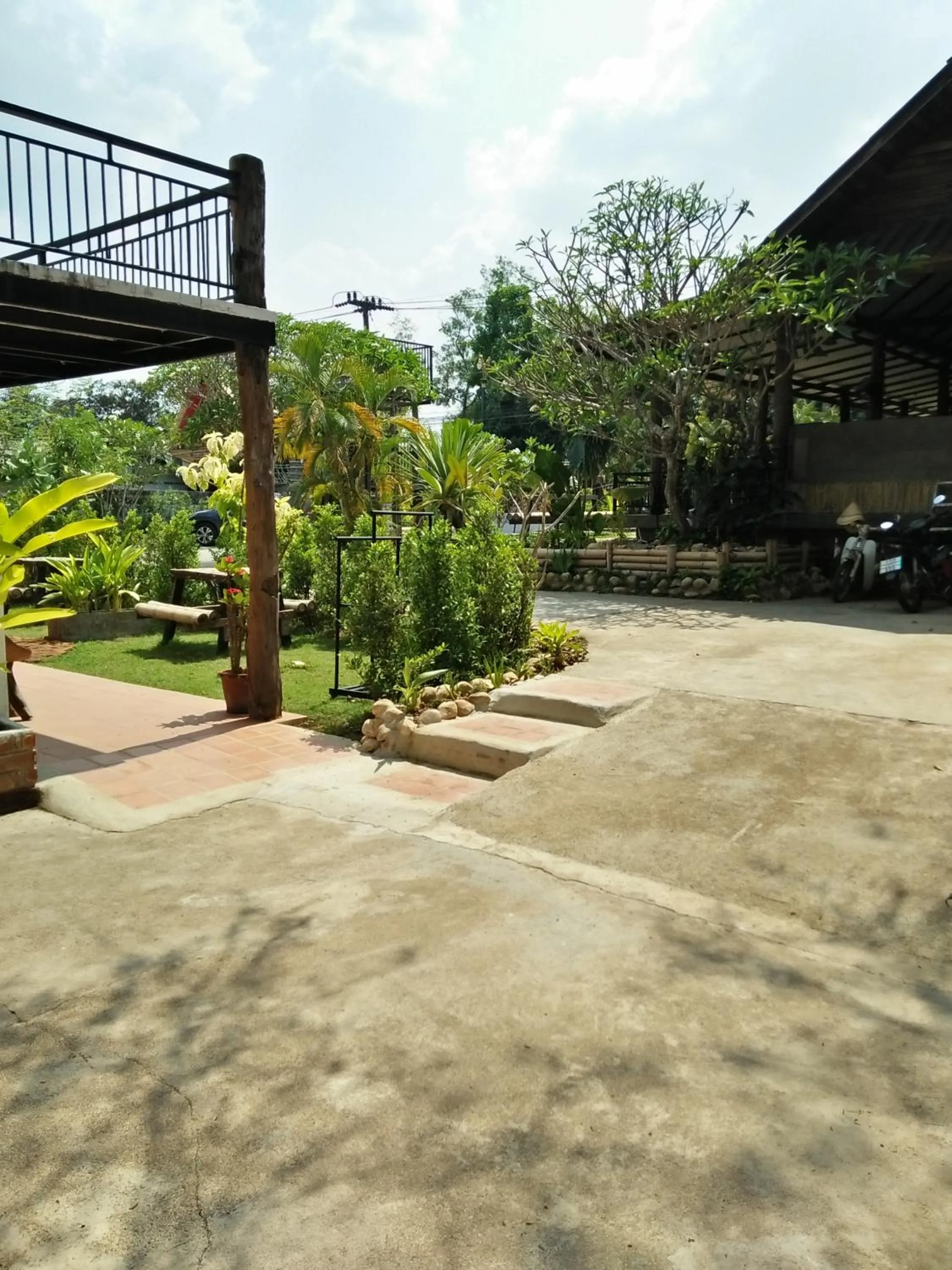 Facade/entrance in Kingfisher House