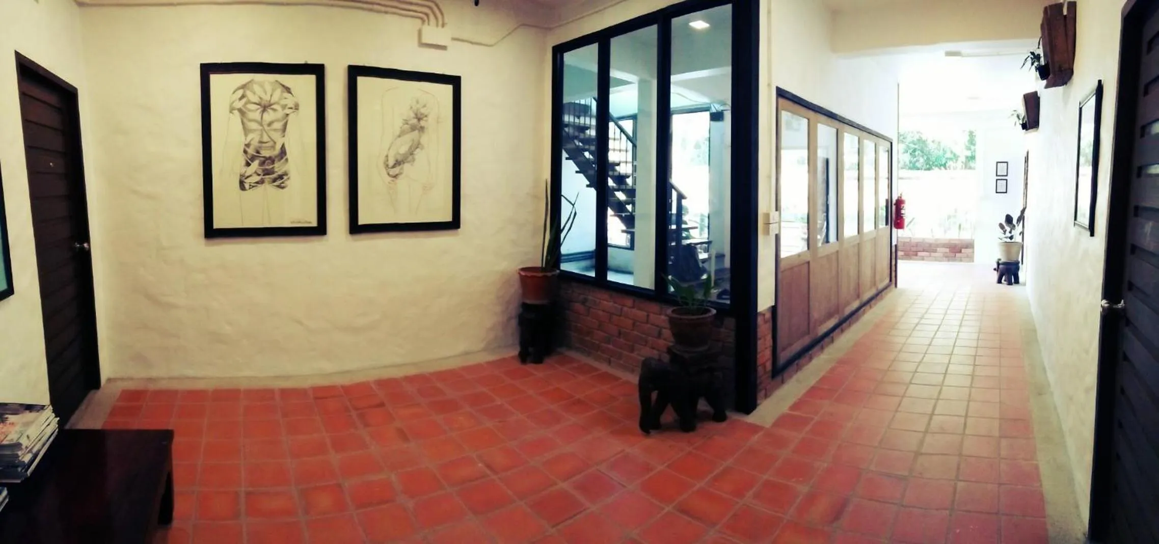 Facade/entrance in Kingfisher House