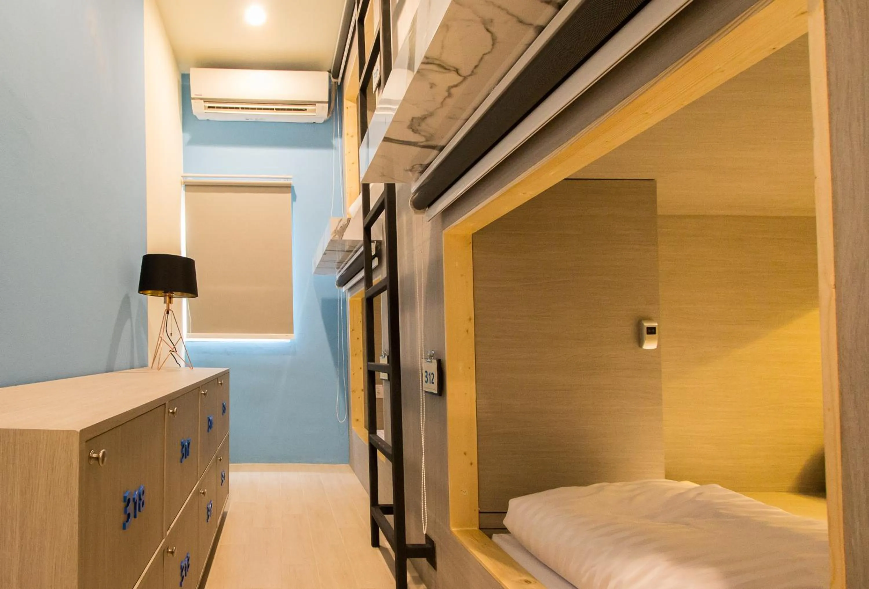 Bedroom, Bed in Lazy Sunday hostel